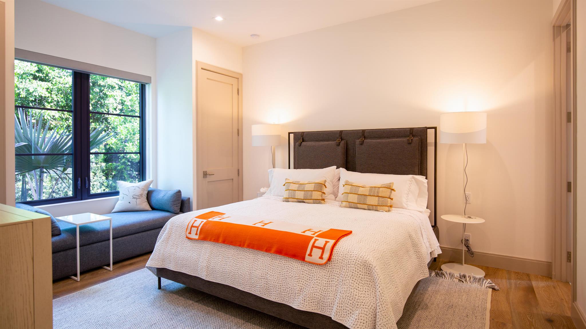 BEACH SHORES - Residential