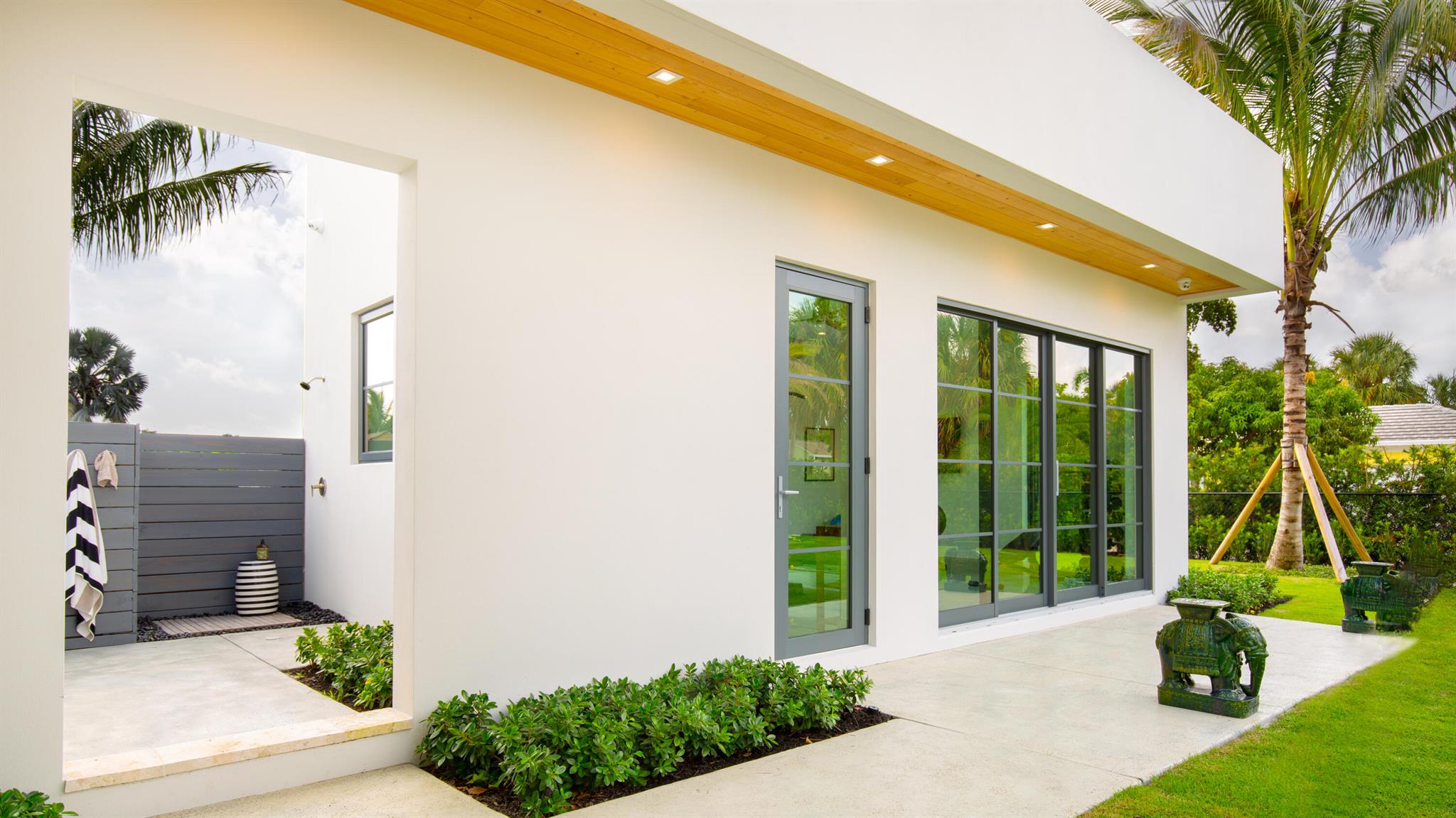 BEACH SHORES - Residential