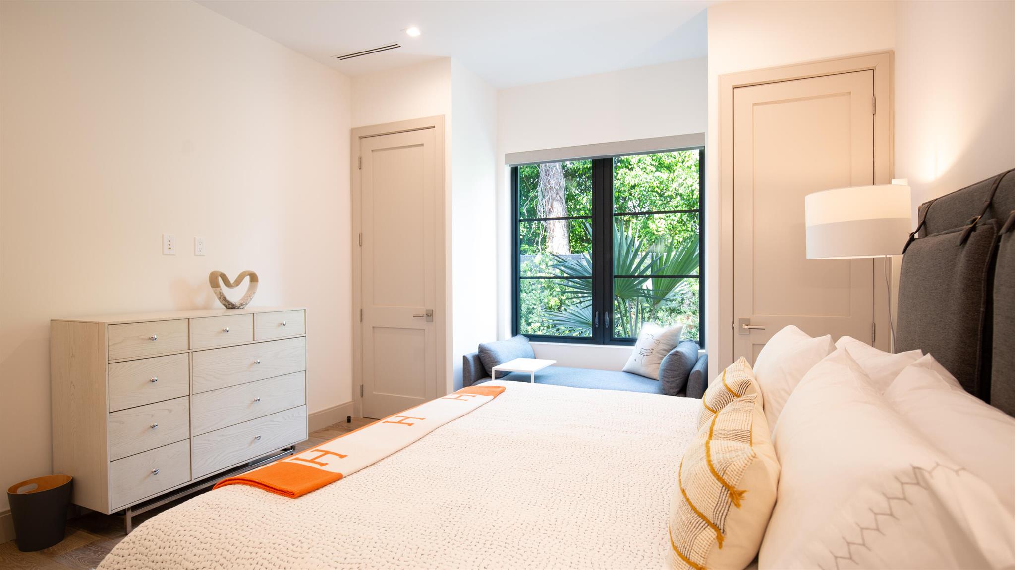 BEACH SHORES - Residential