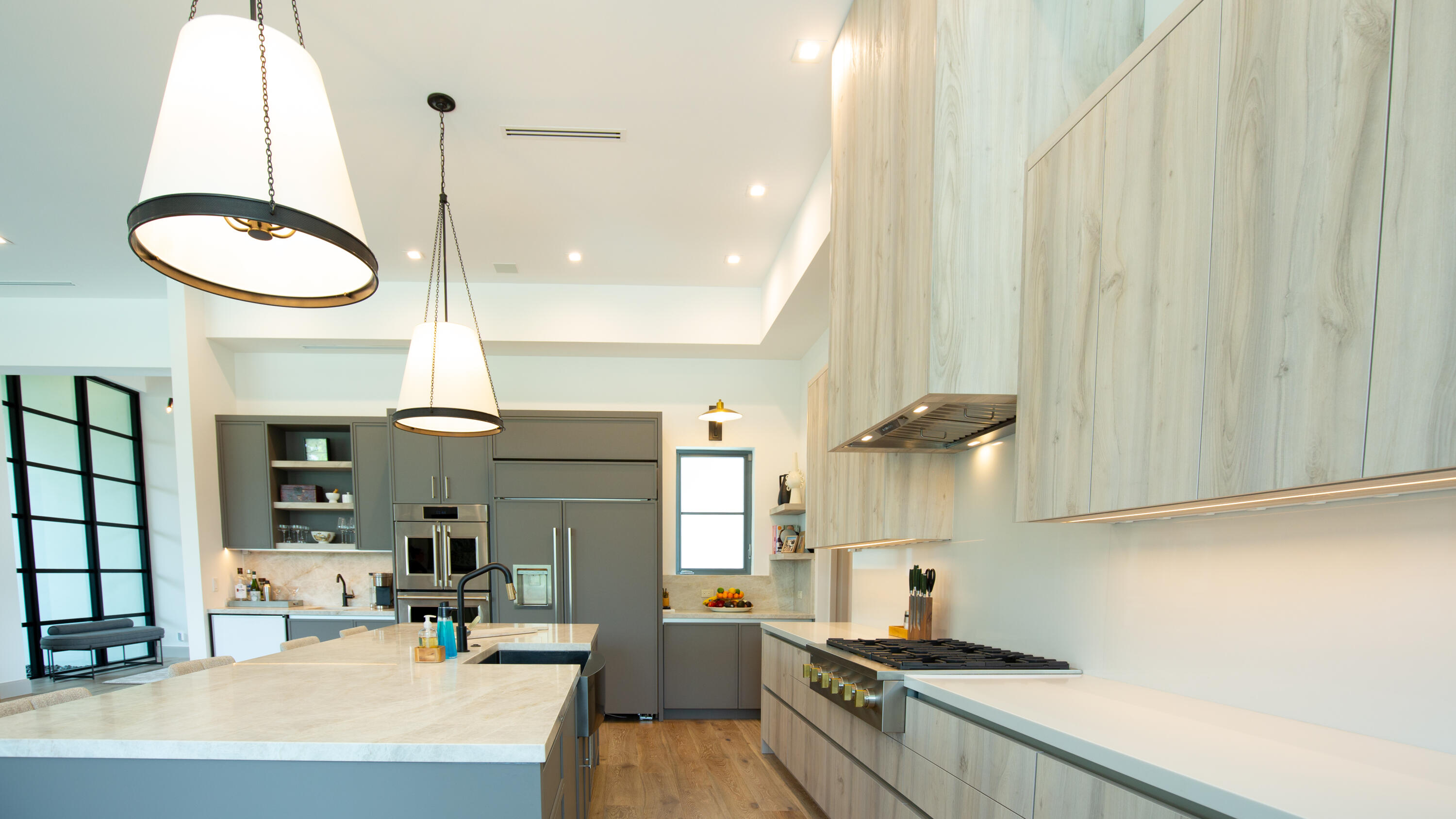 BEACH SHORES - Residential