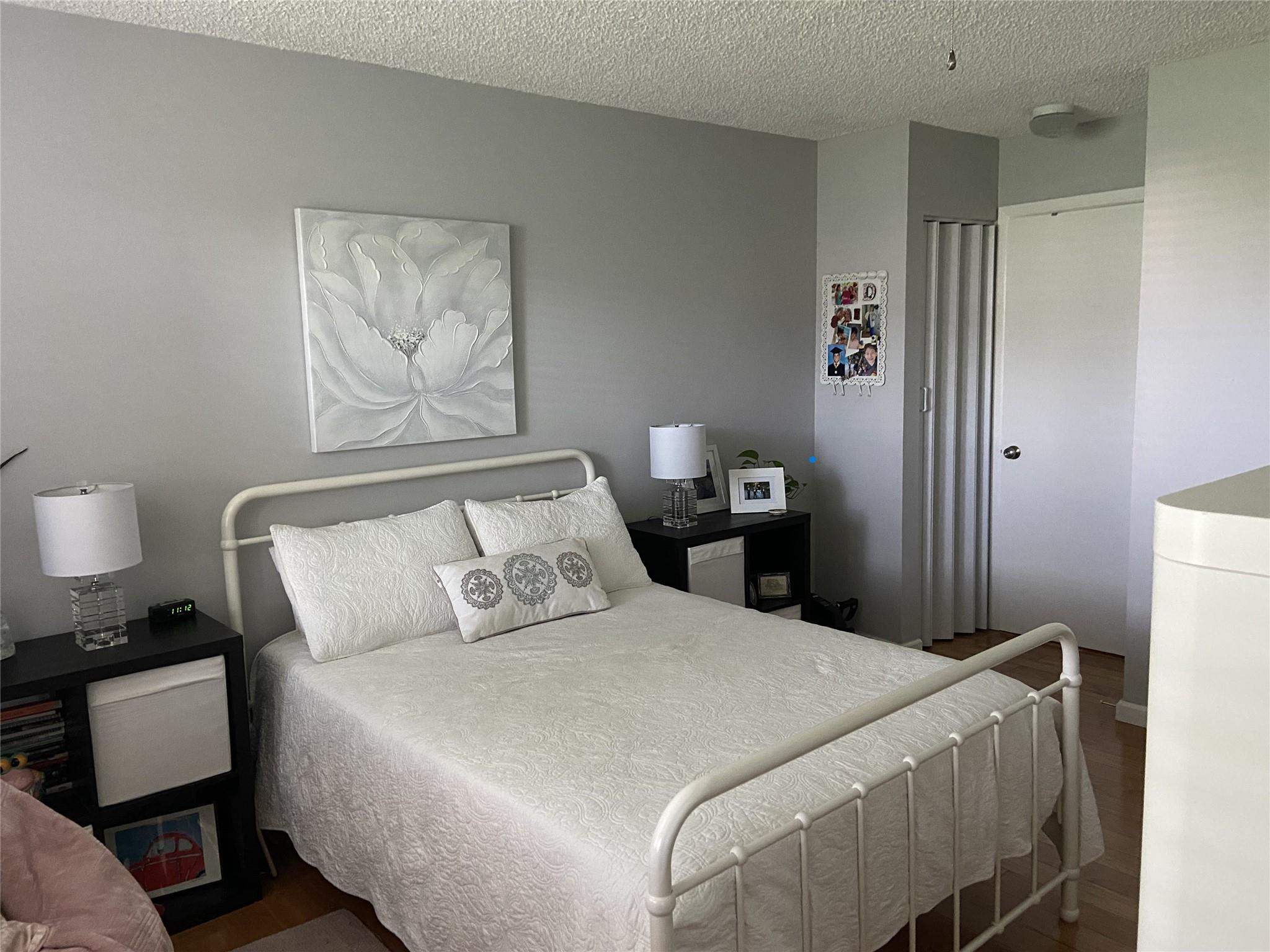 SUNRISE LAKES 4 - Residential