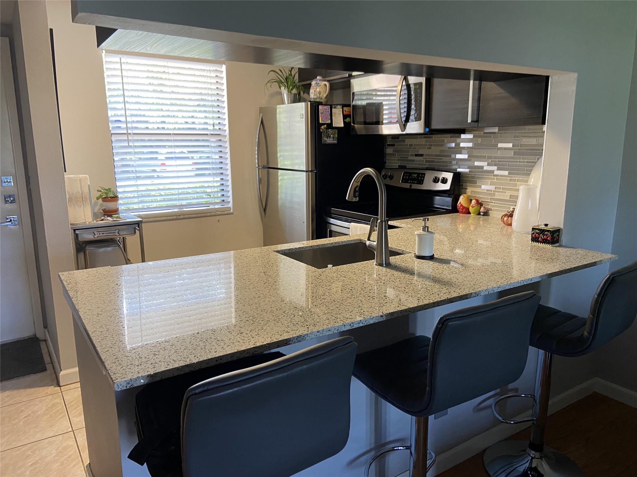 SUNRISE LAKES 4 - Residential