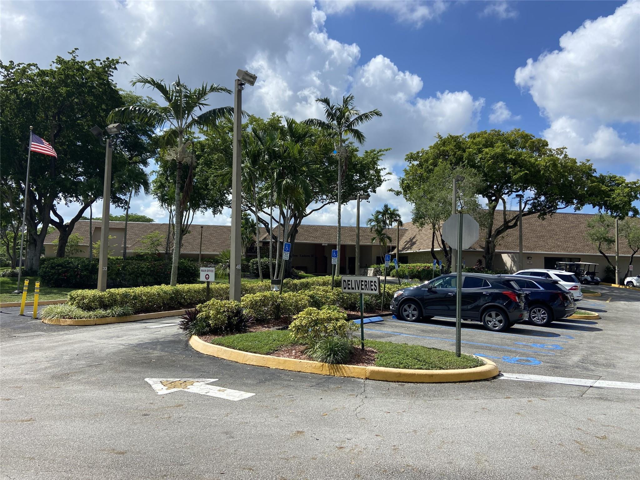 SUNRISE LAKES 4 - Residential