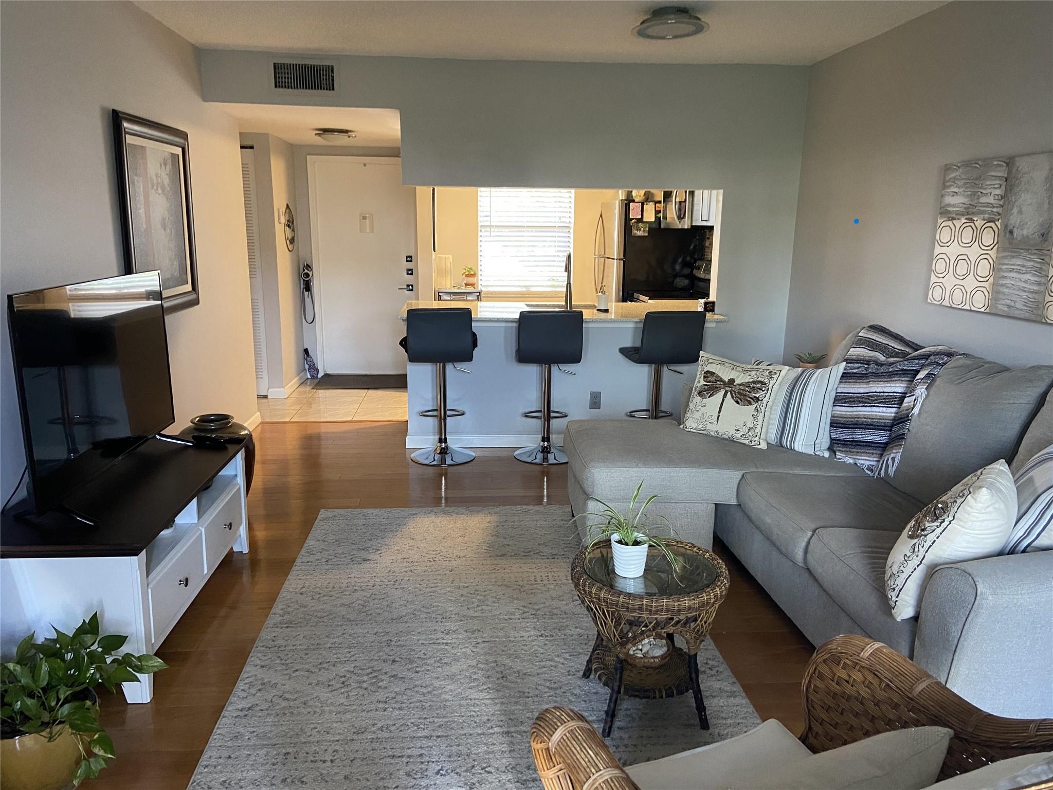 SUNRISE LAKES 4 - Residential