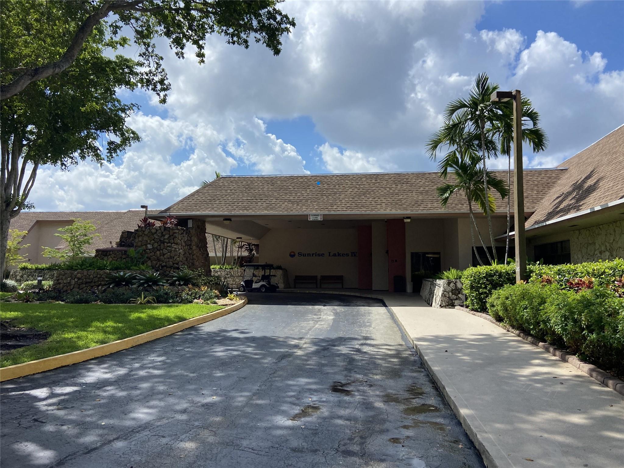 SUNRISE LAKES 4 - Residential