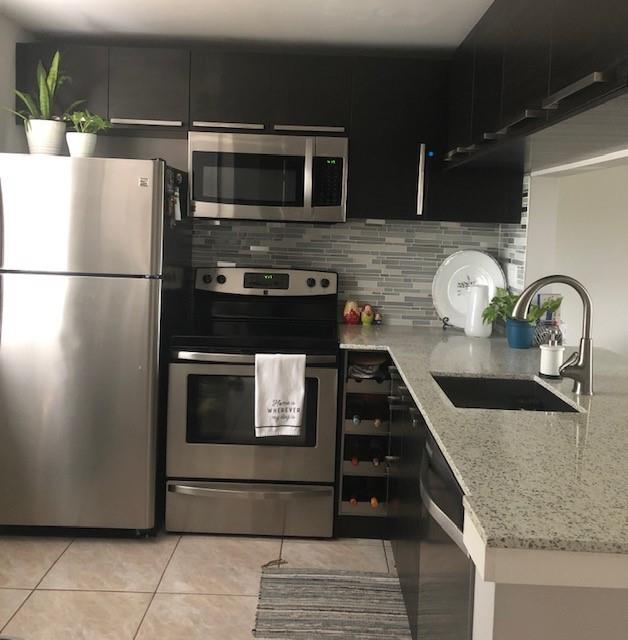 SUNRISE LAKES 4 - Residential