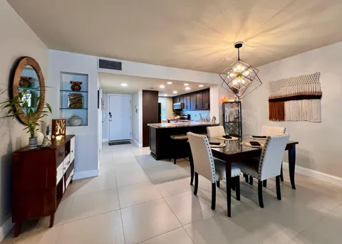 2828 Tennis Club Drive Unit 503, West Palm Beach, FL MLS: R11074307