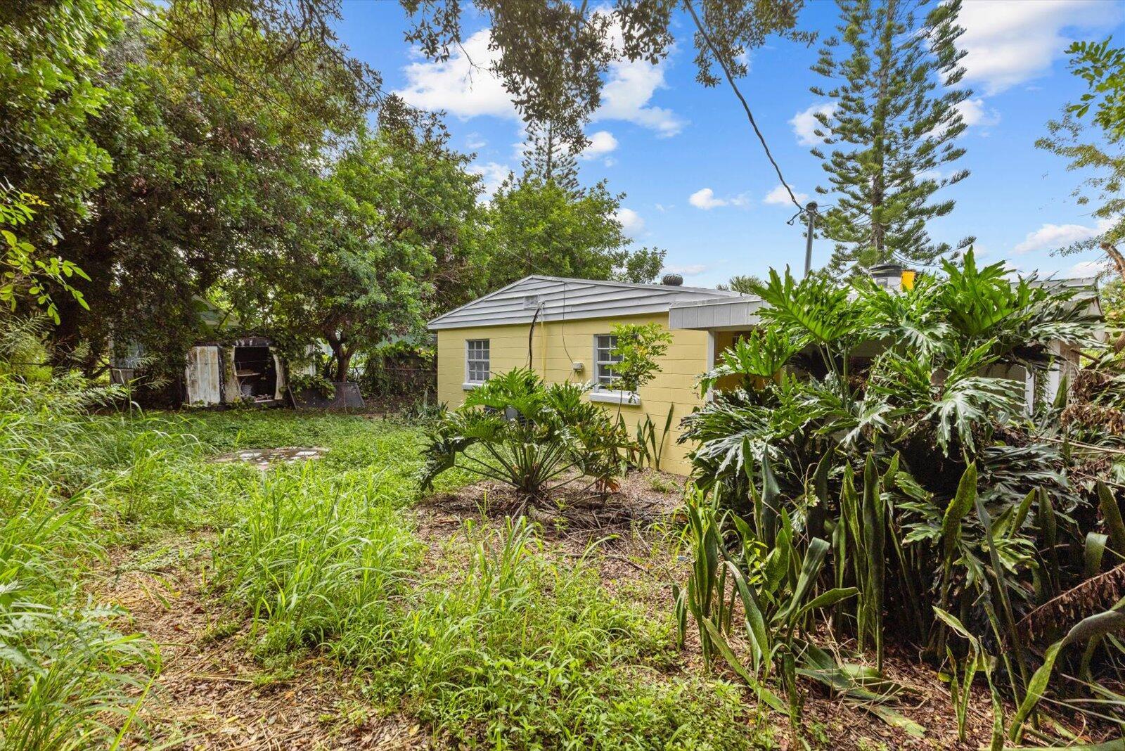 Whispering Palms - Residential