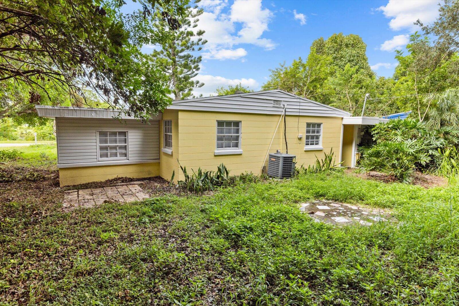 Whispering Palms - Residential