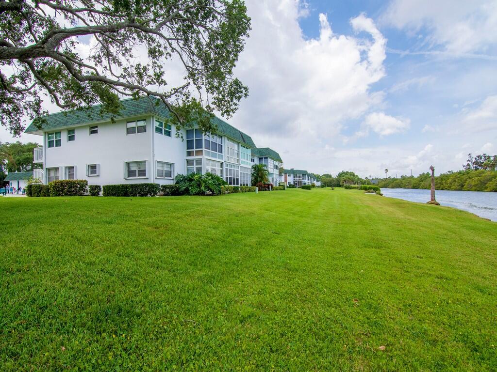 VISTA HARBOR CONDO BLDGS - Residential