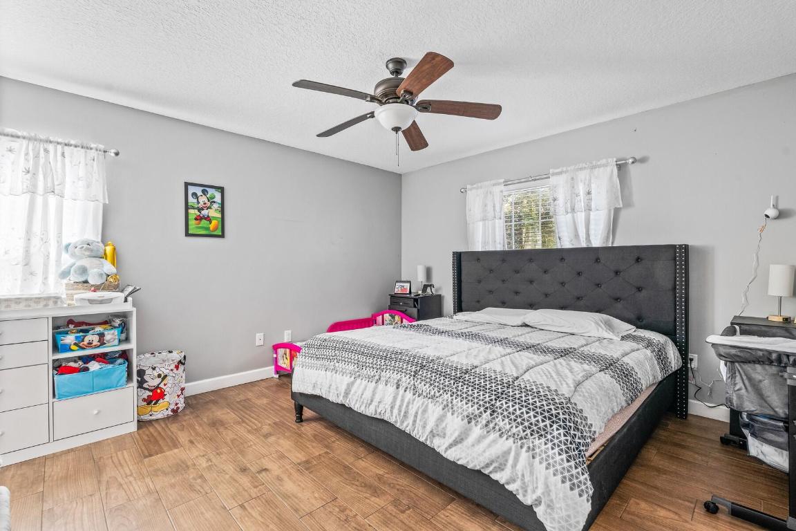 GROVENOR ESTATES UNIT ONE - Residential