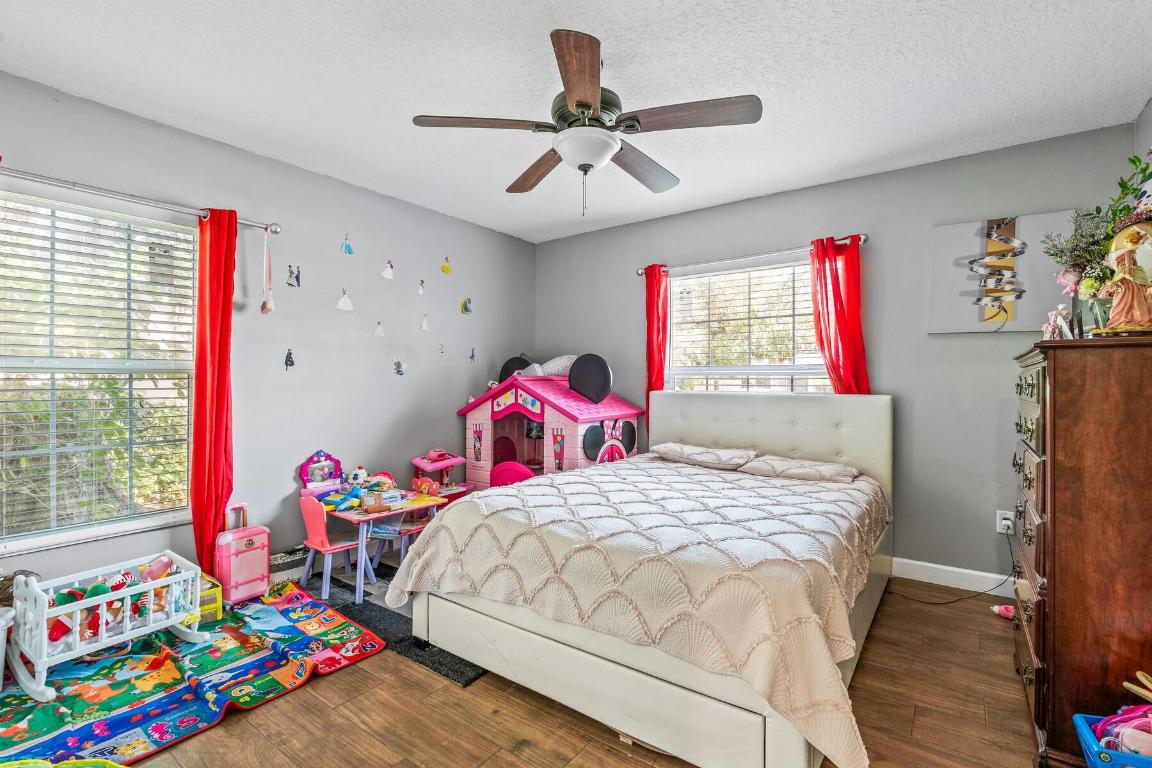 GROVENOR ESTATES UNIT ONE - Residential