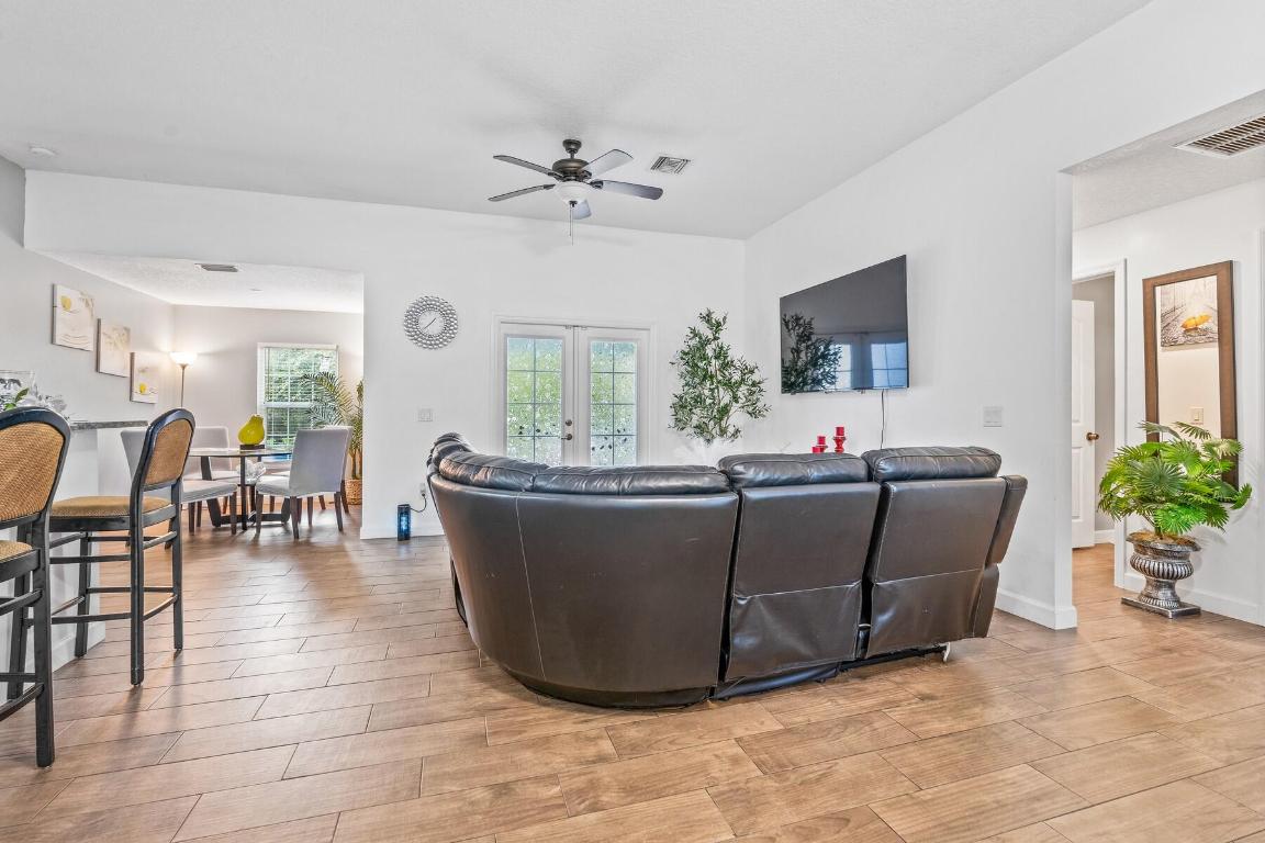 GROVENOR ESTATES UNIT ONE - Residential