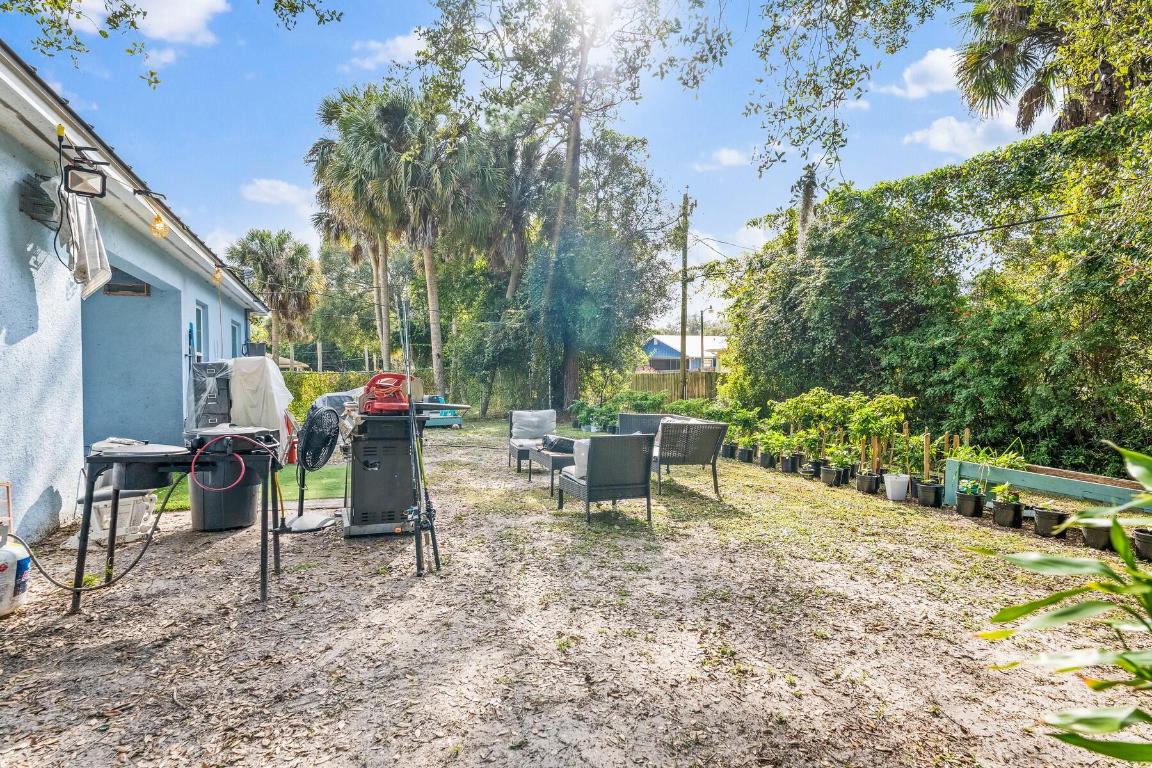 GROVENOR ESTATES UNIT ONE - Residential