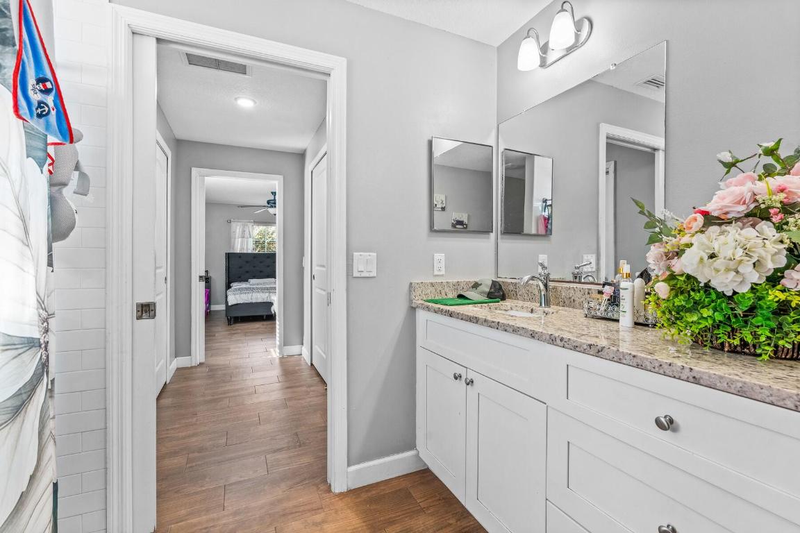 GROVENOR ESTATES UNIT ONE - Residential