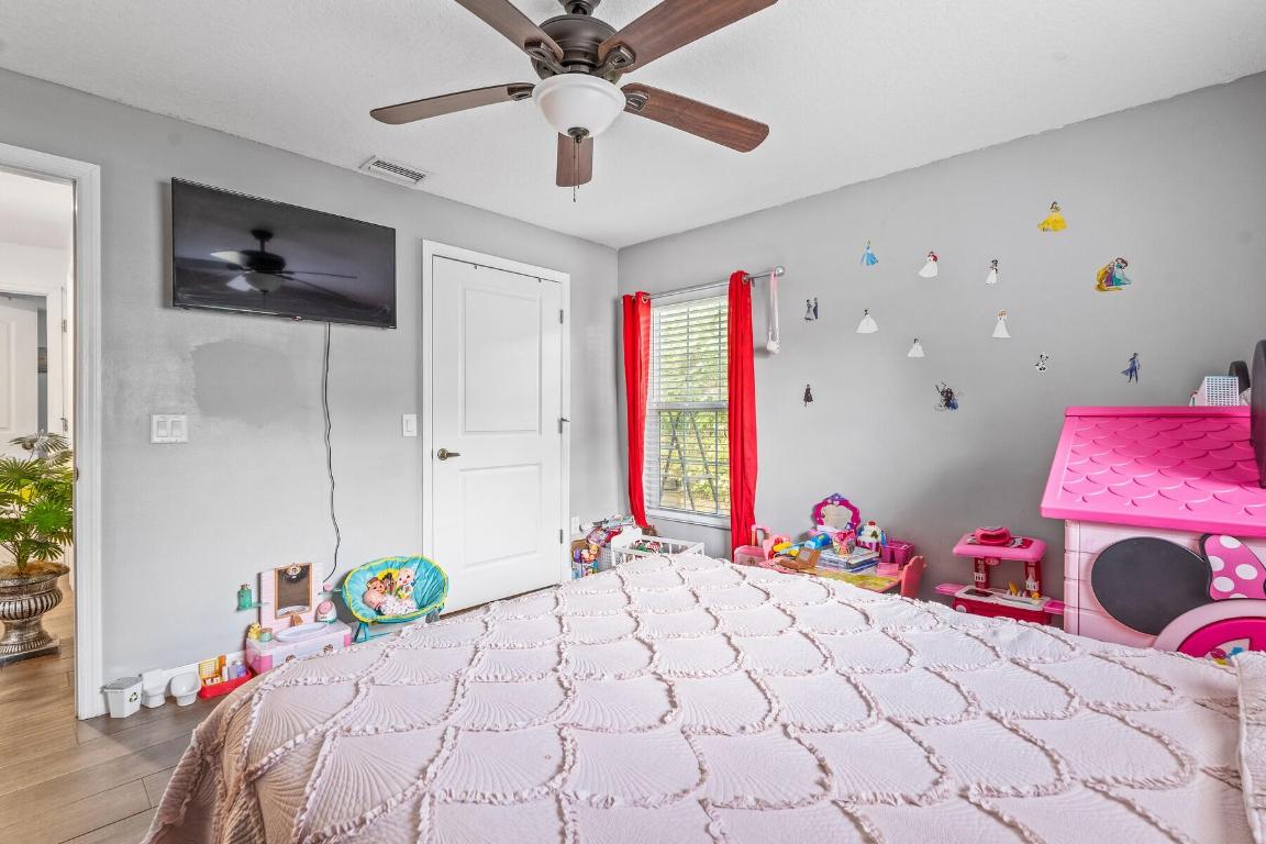 GROVENOR ESTATES UNIT ONE - Residential