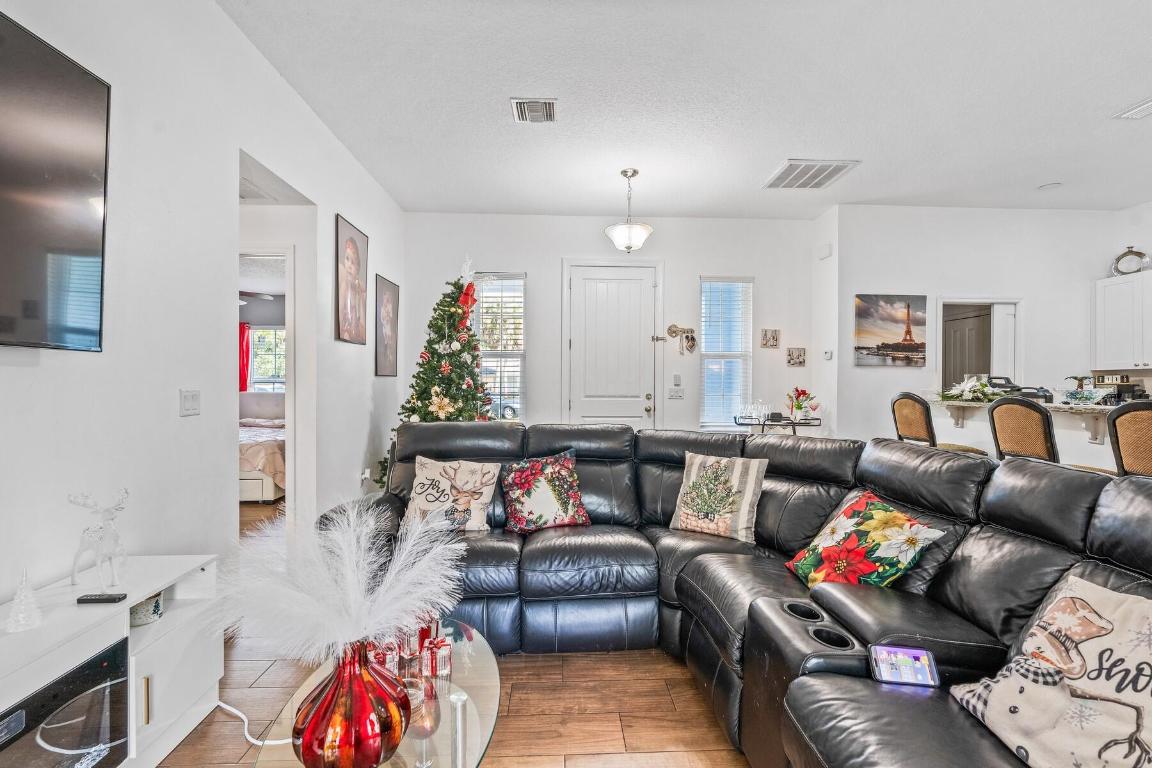 GROVENOR ESTATES UNIT ONE - Residential