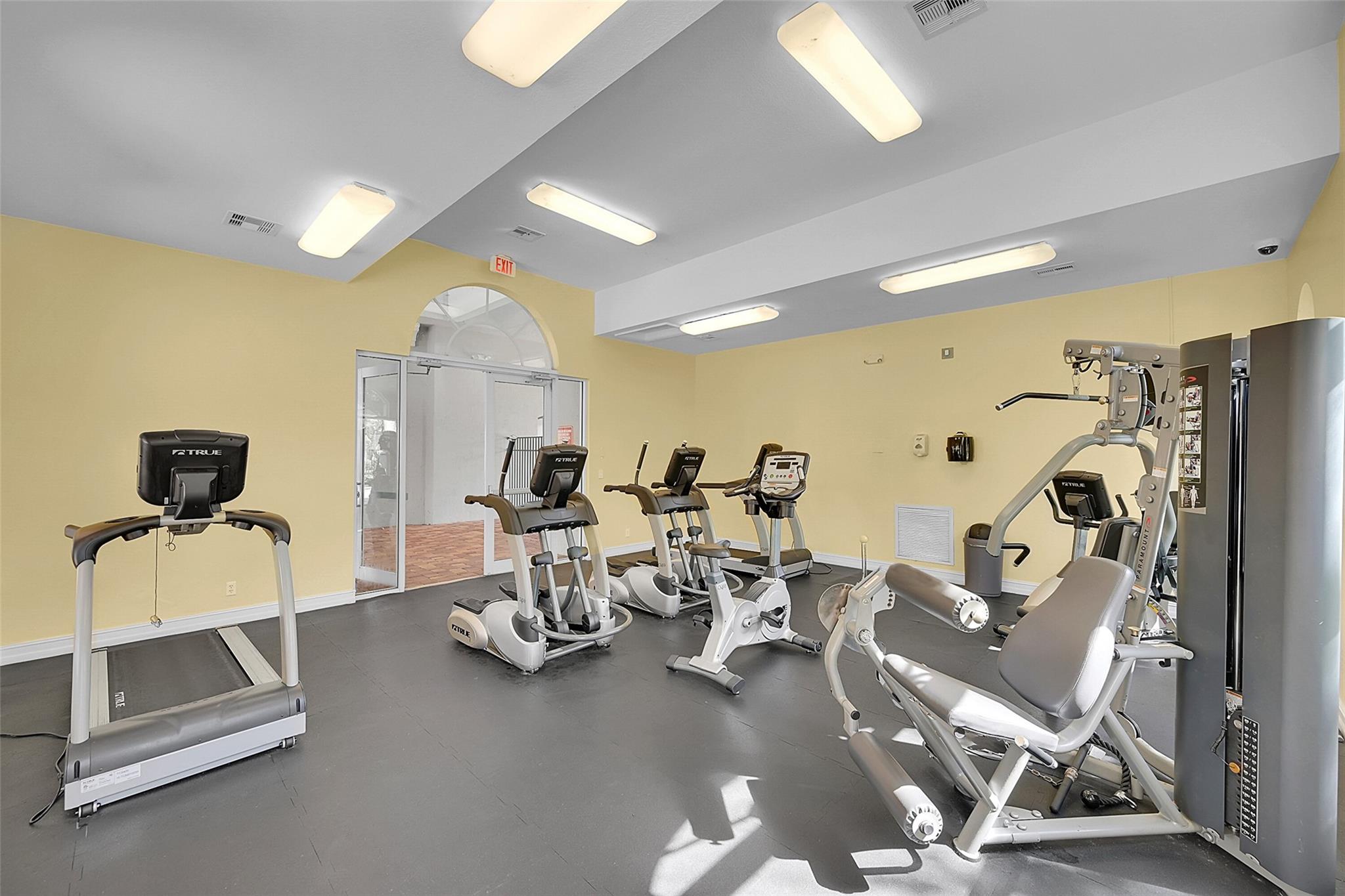 KNOLLWOOD PUD - Residential Lease