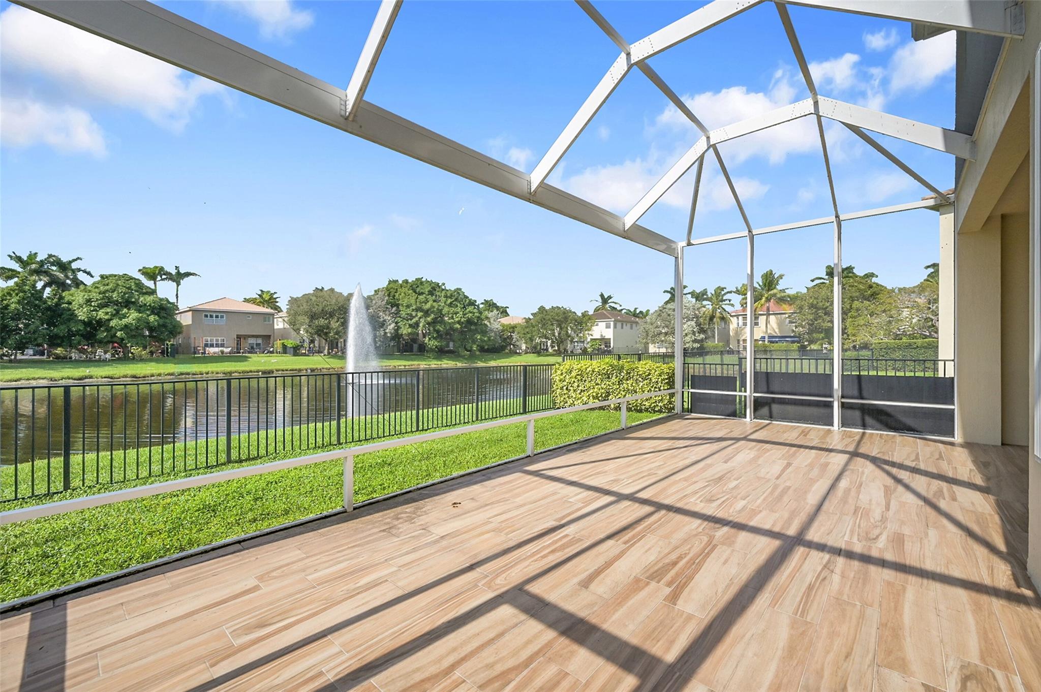 KNOLLWOOD PUD - Residential Lease