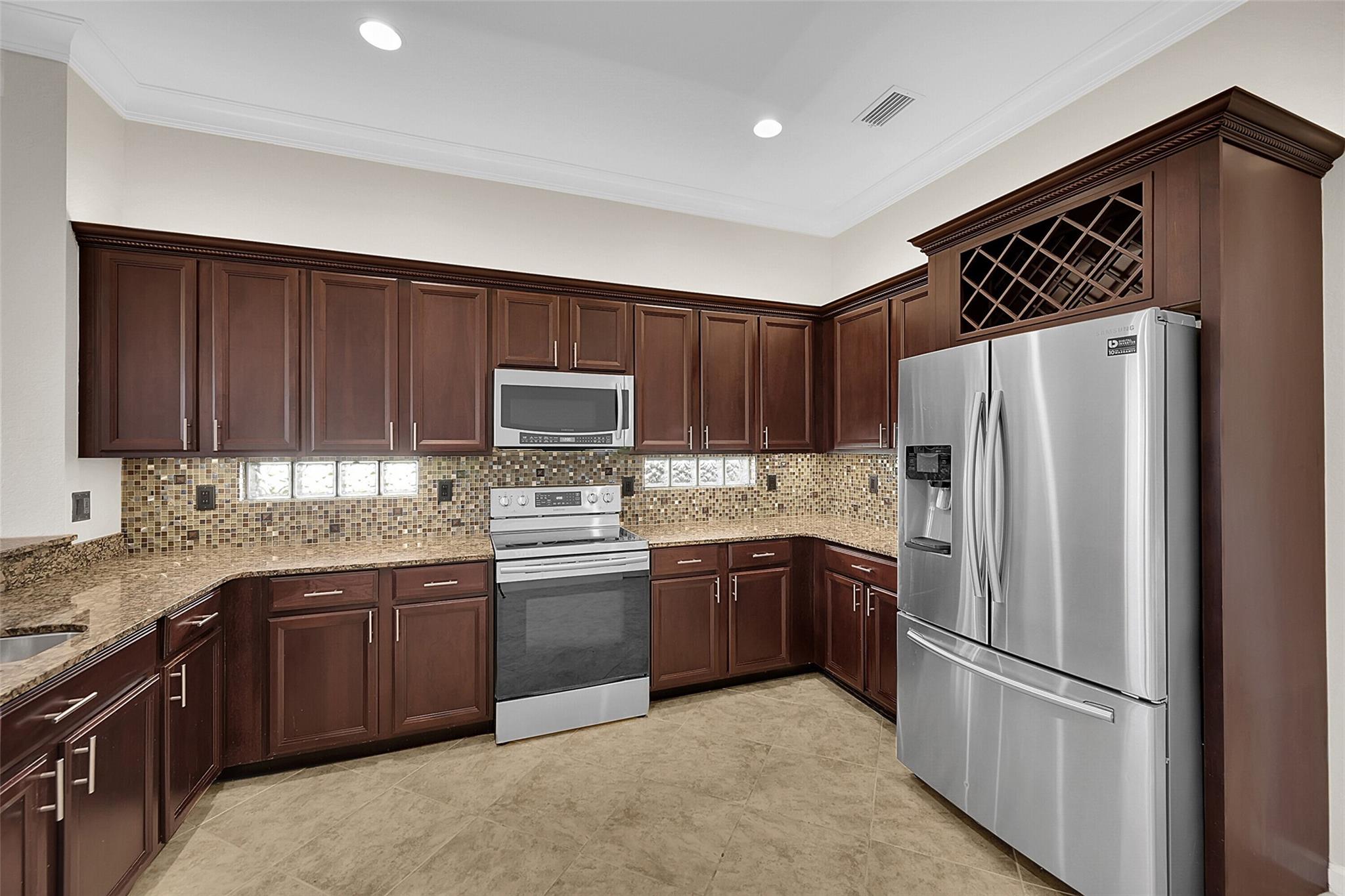 KNOLLWOOD PUD - Residential Lease