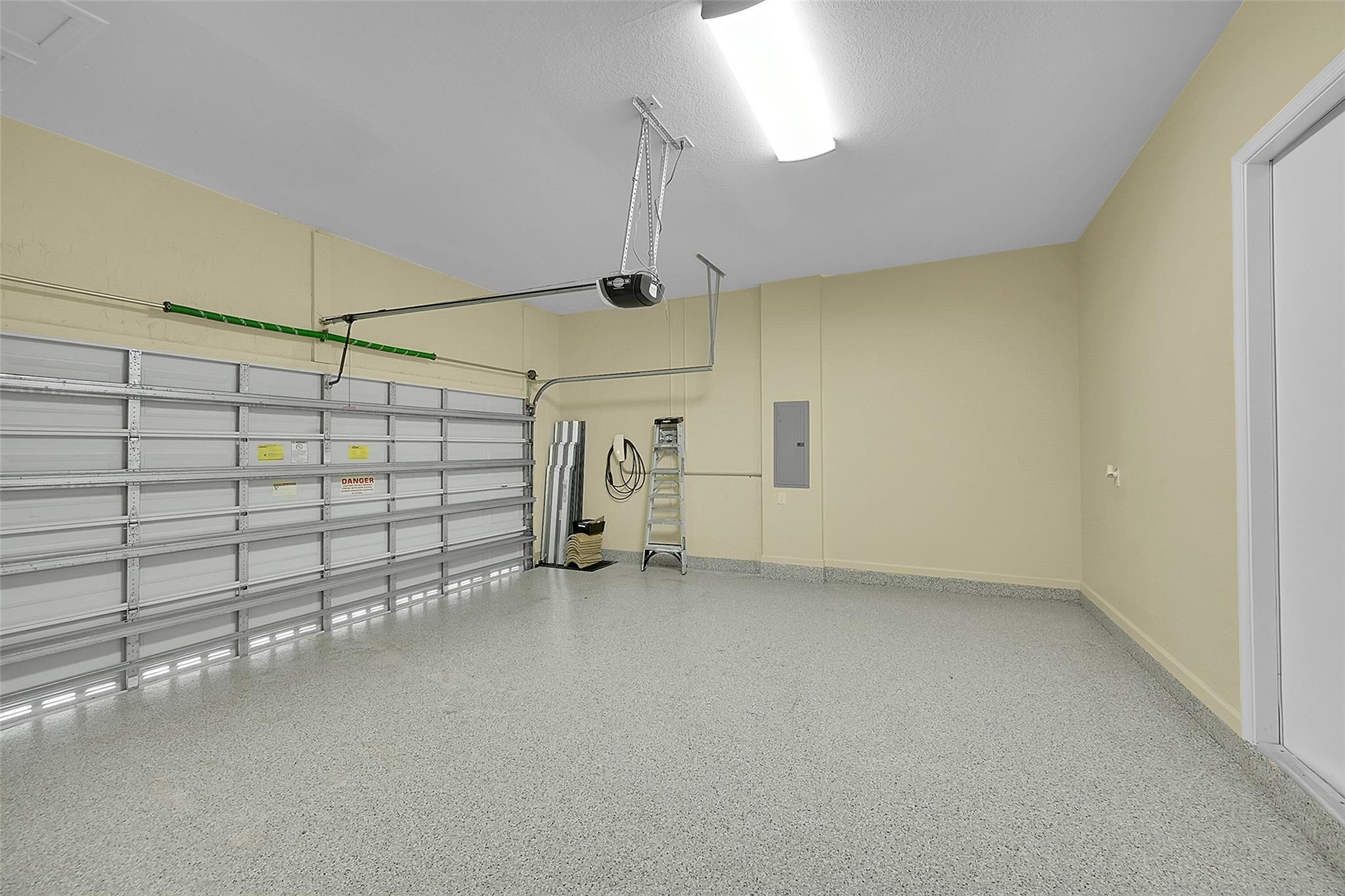 KNOLLWOOD PUD - Residential Lease