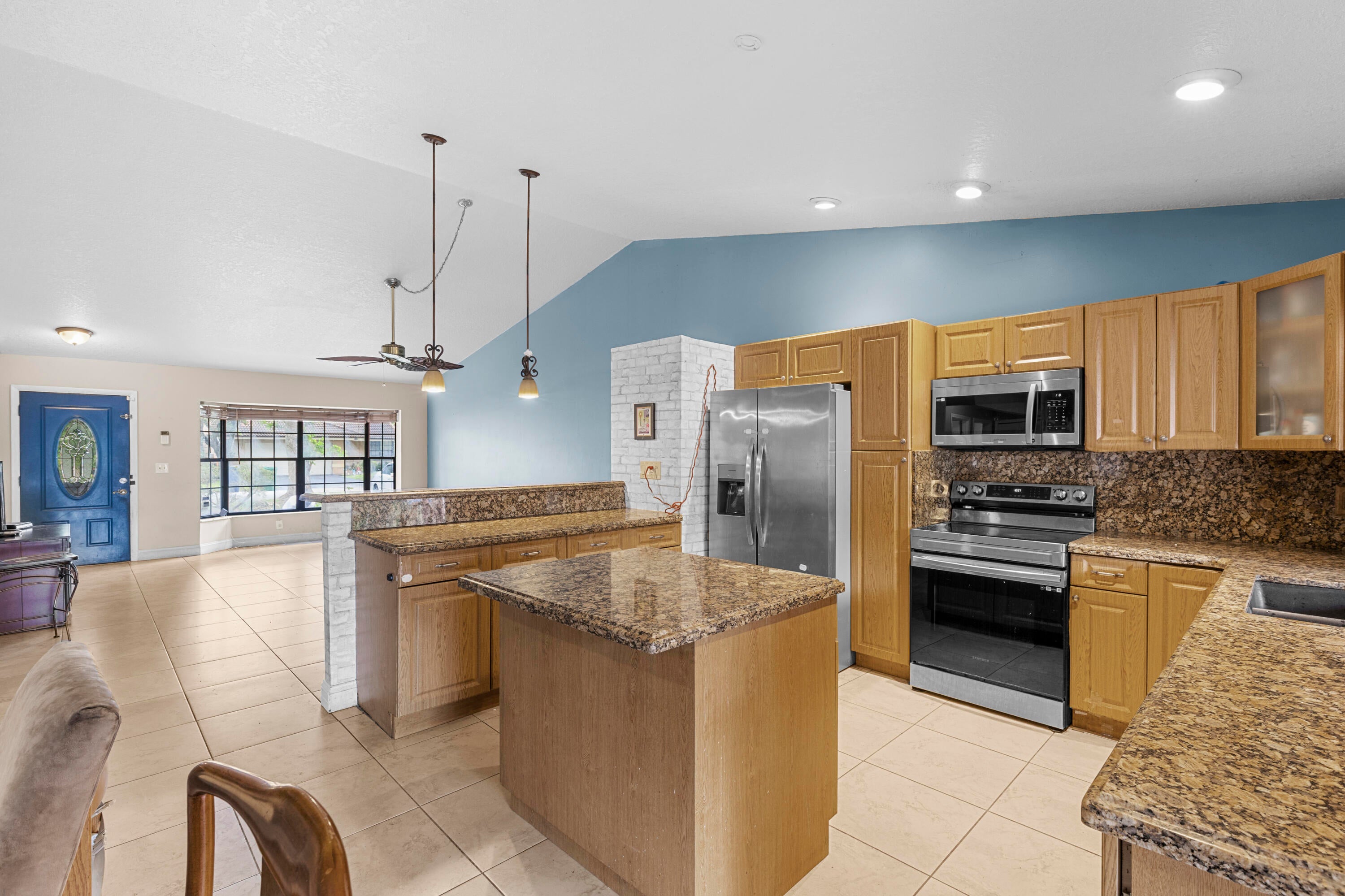 2872 NW 95th Avenue