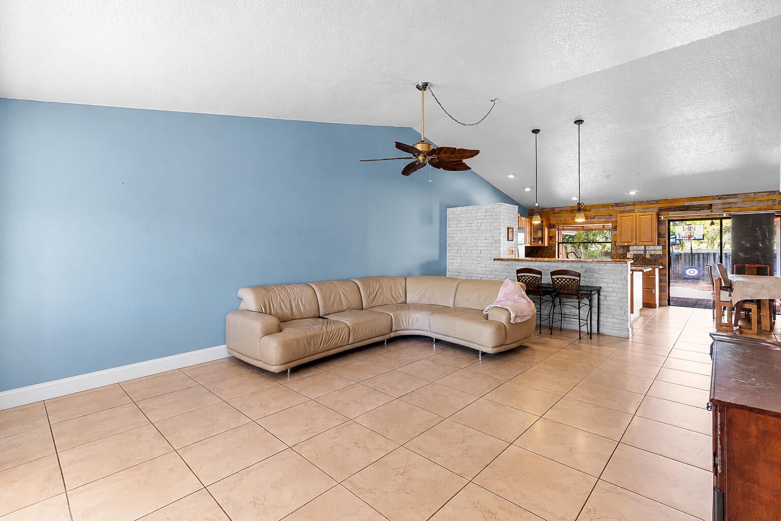 2872 NW 95th Avenue