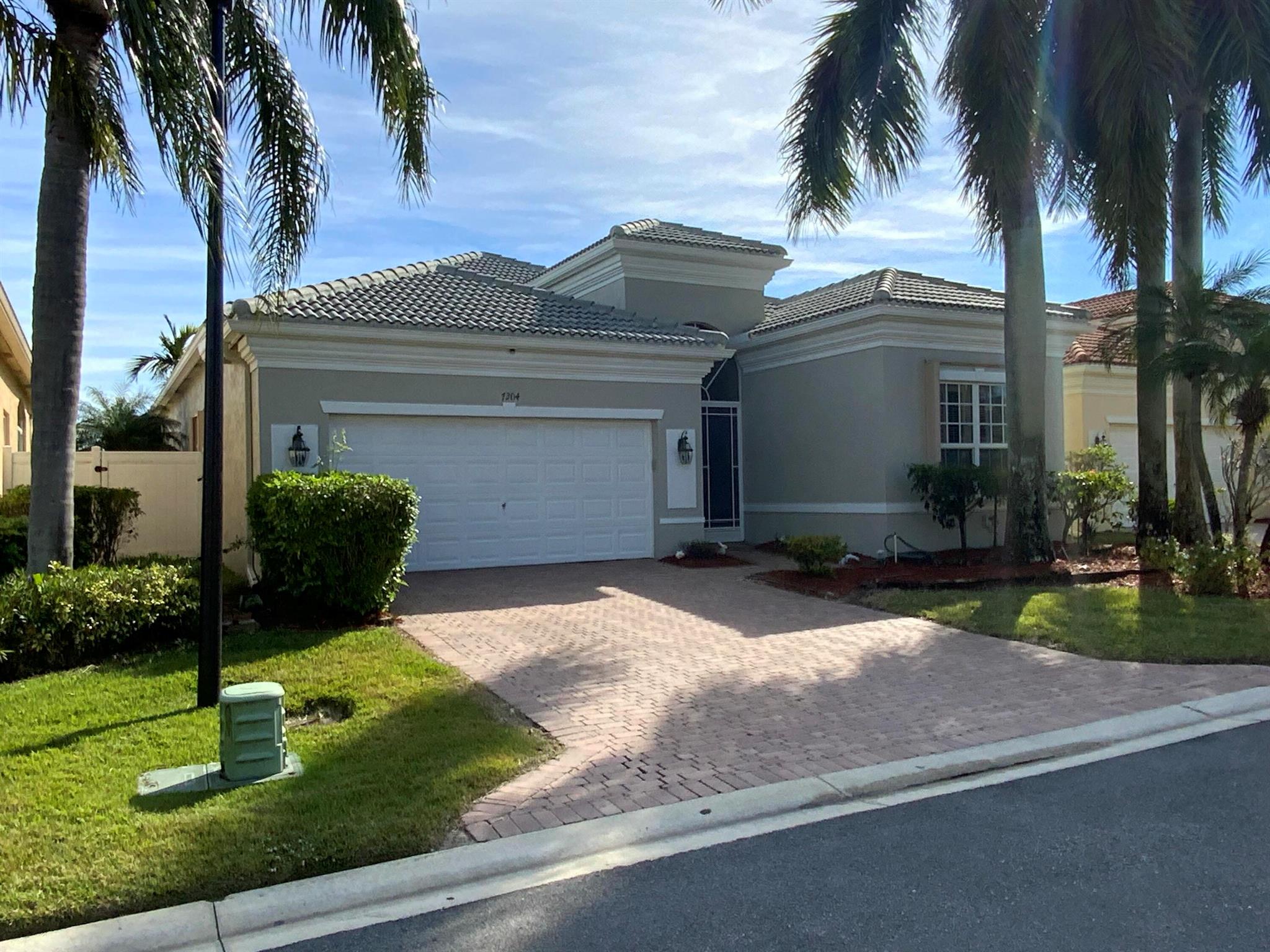 7204 Demedici Circle
