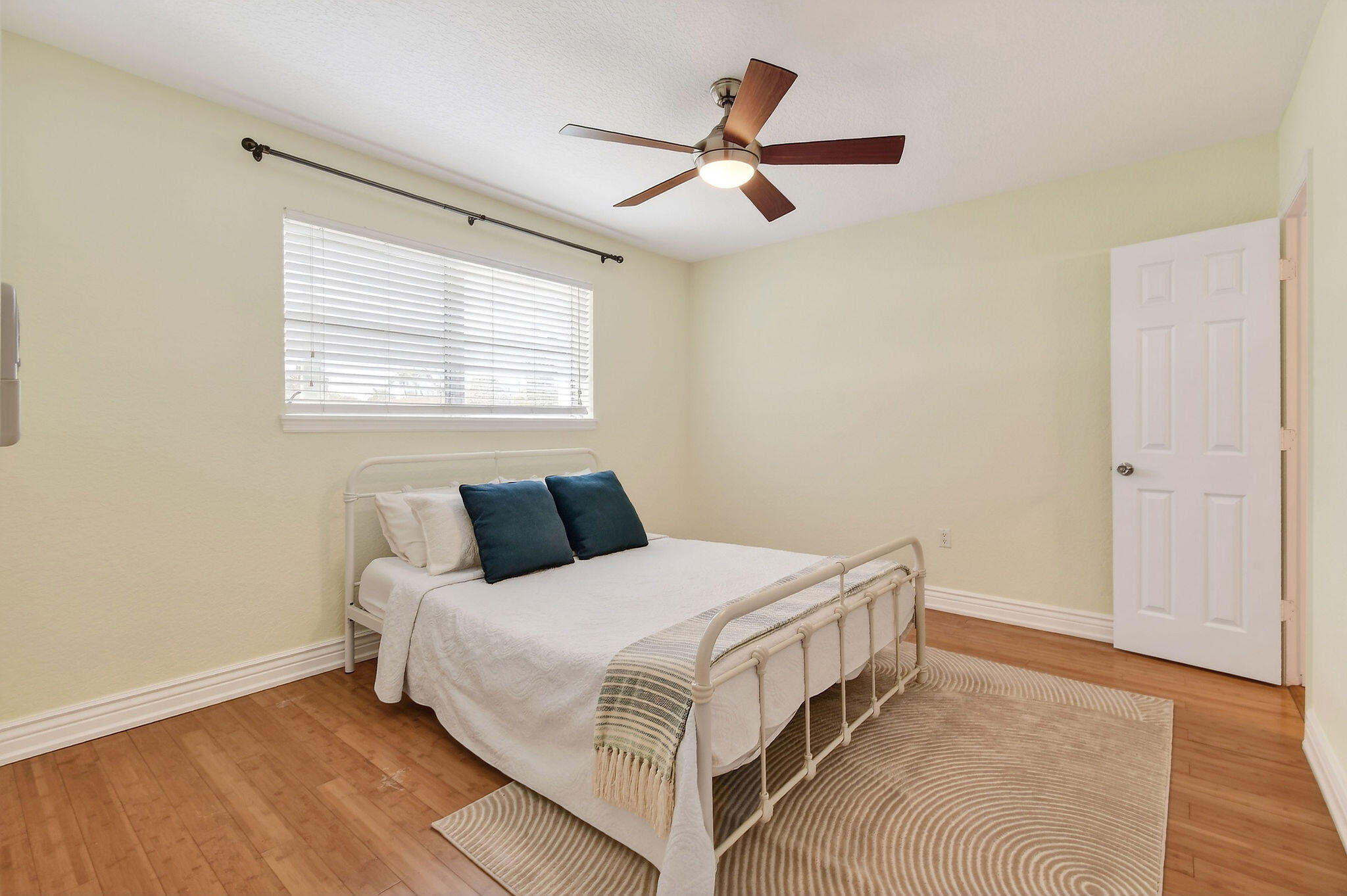 NORTH PALM BEACH VILLAGE OF 3 - Residential