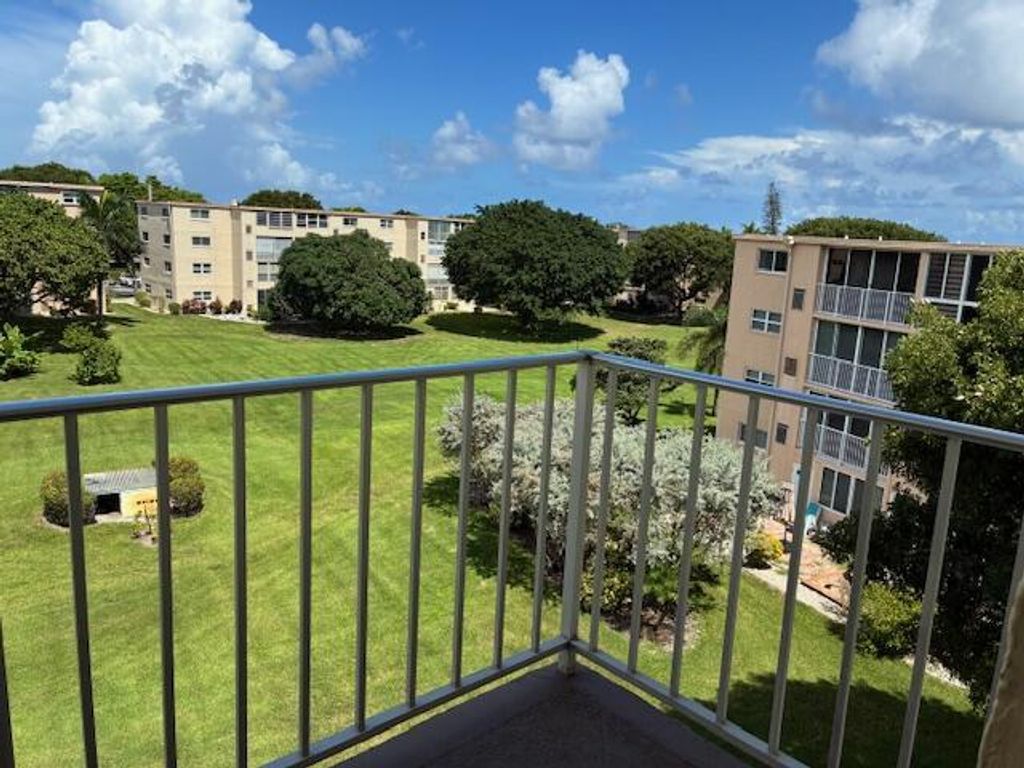 Photo of 2620 NE 1st Court #4180, Boynton Beach, FL 33435 (MLS # R11127324)