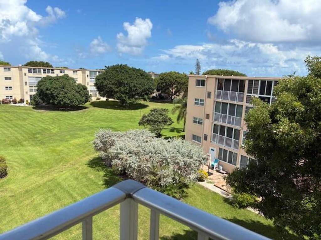 Photo of 2620 NE 1st Court #4180, Boynton Beach, FL 33435 (MLS # R11127324)