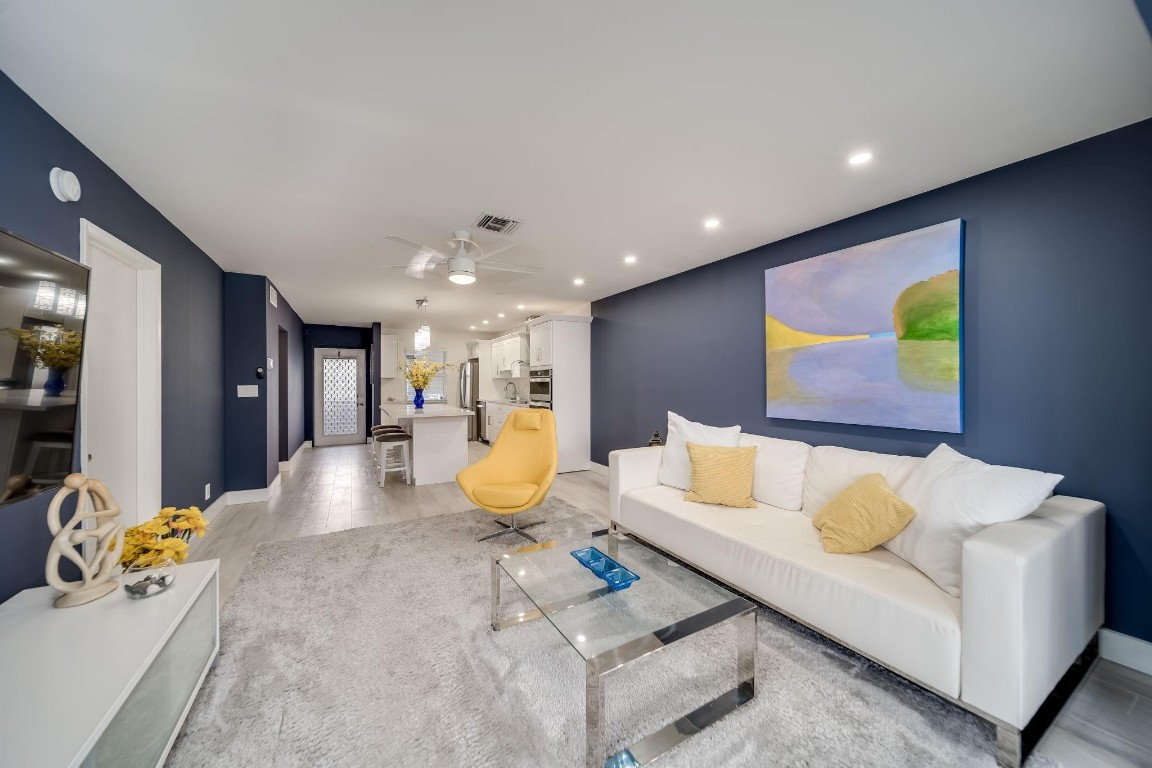 ORIOLE GOLF & TENNIS CLUB - Residential