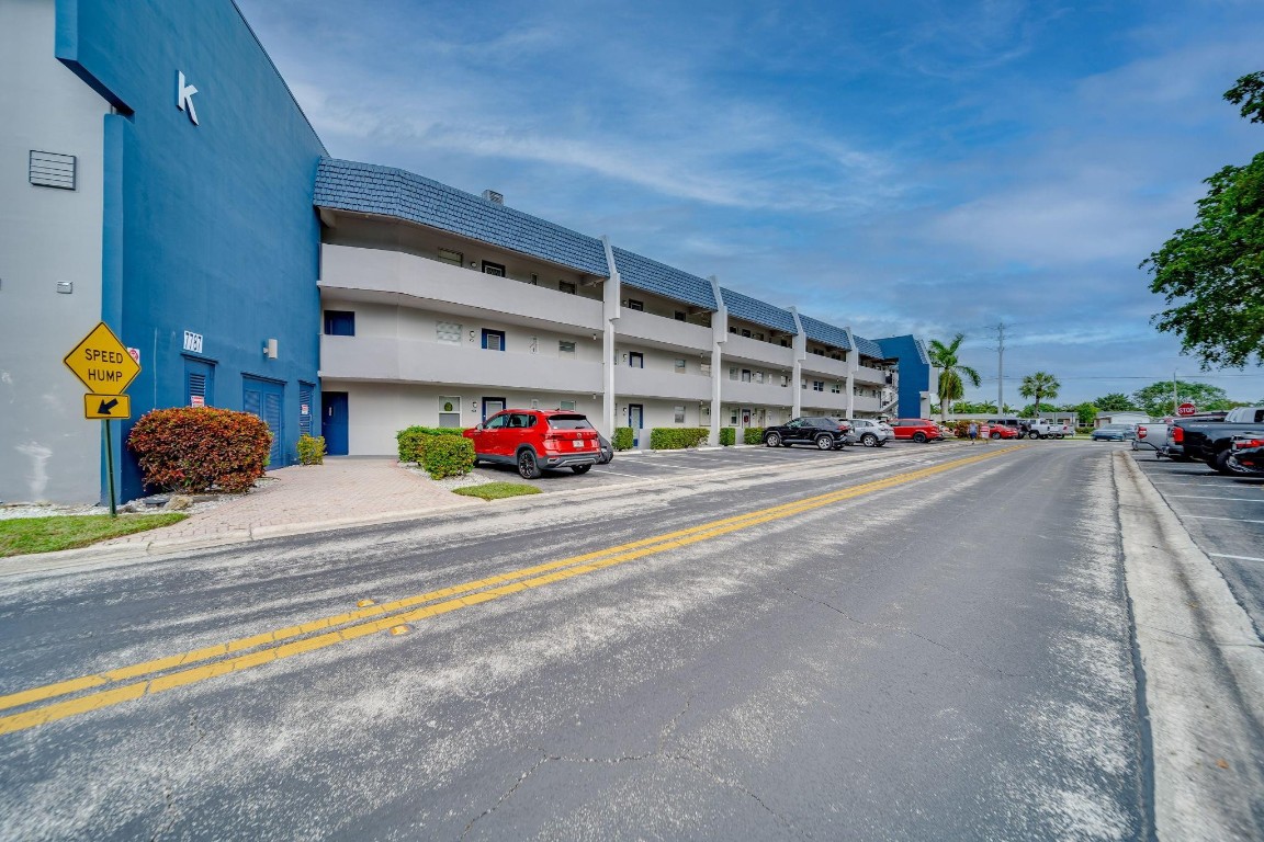 ORIOLE GOLF & TENNIS CLUB - Residential