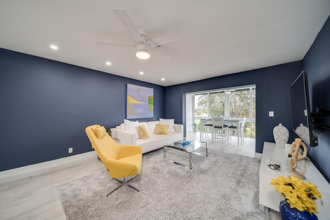 ORIOLE GOLF & TENNIS CLUB - Residential