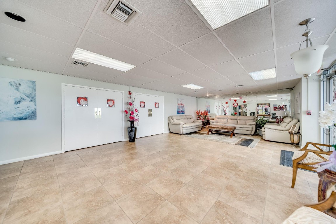 ORIOLE GOLF & TENNIS CLUB - Residential