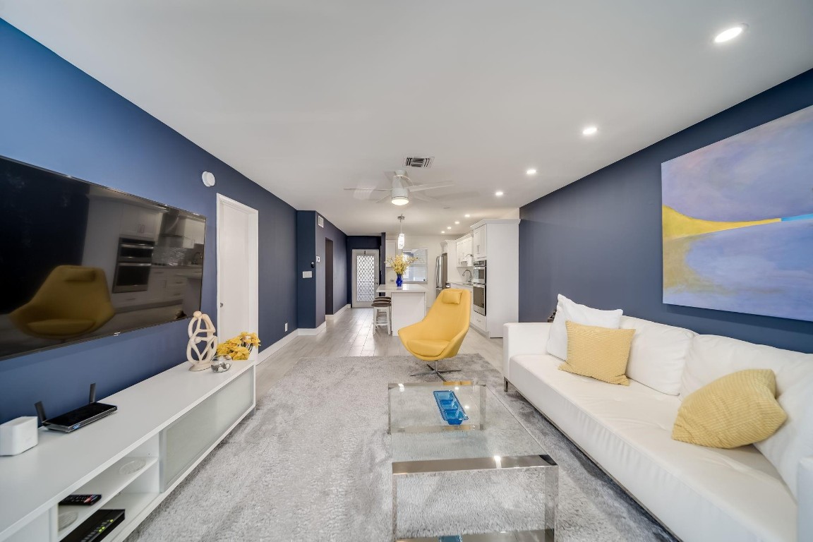 ORIOLE GOLF & TENNIS CLUB - Residential