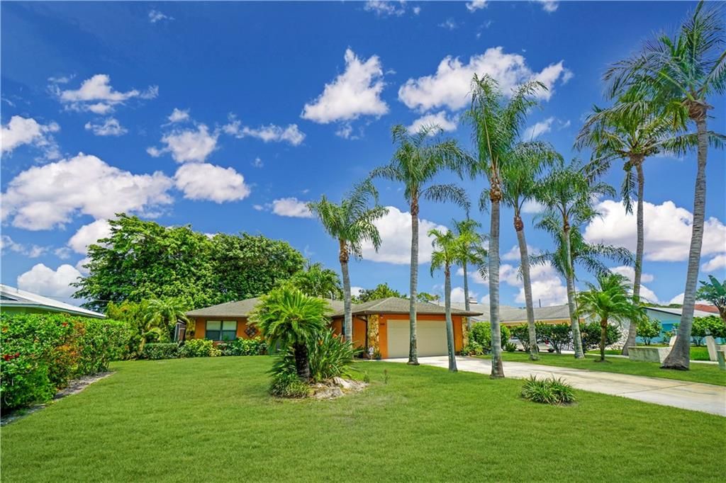 Photo of 6441 SE Sherwood St St, Hobe Sound, FL 33455 (MLS # F10336217)