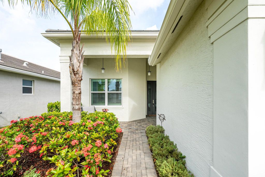 Photo of 11706 SW Brighton Falls Drive, Port Saint Lucie, FL 34987 (MLS # R11106974)