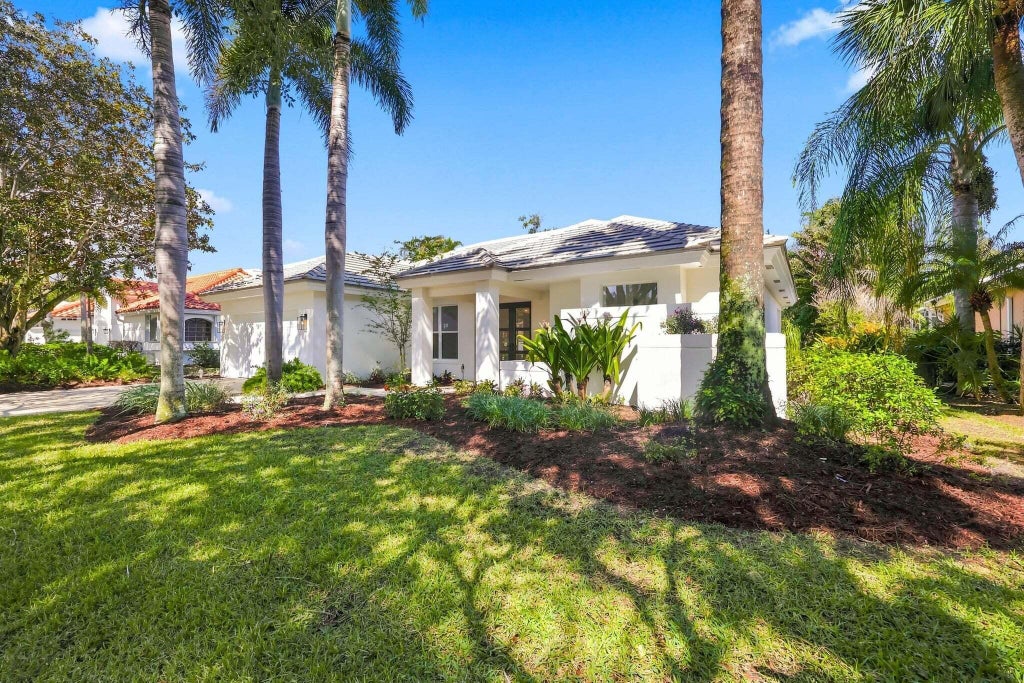 Photo of 6114 WINDING LAKE Drive, Jupiter, FL 33458 (MLS # B26094423)