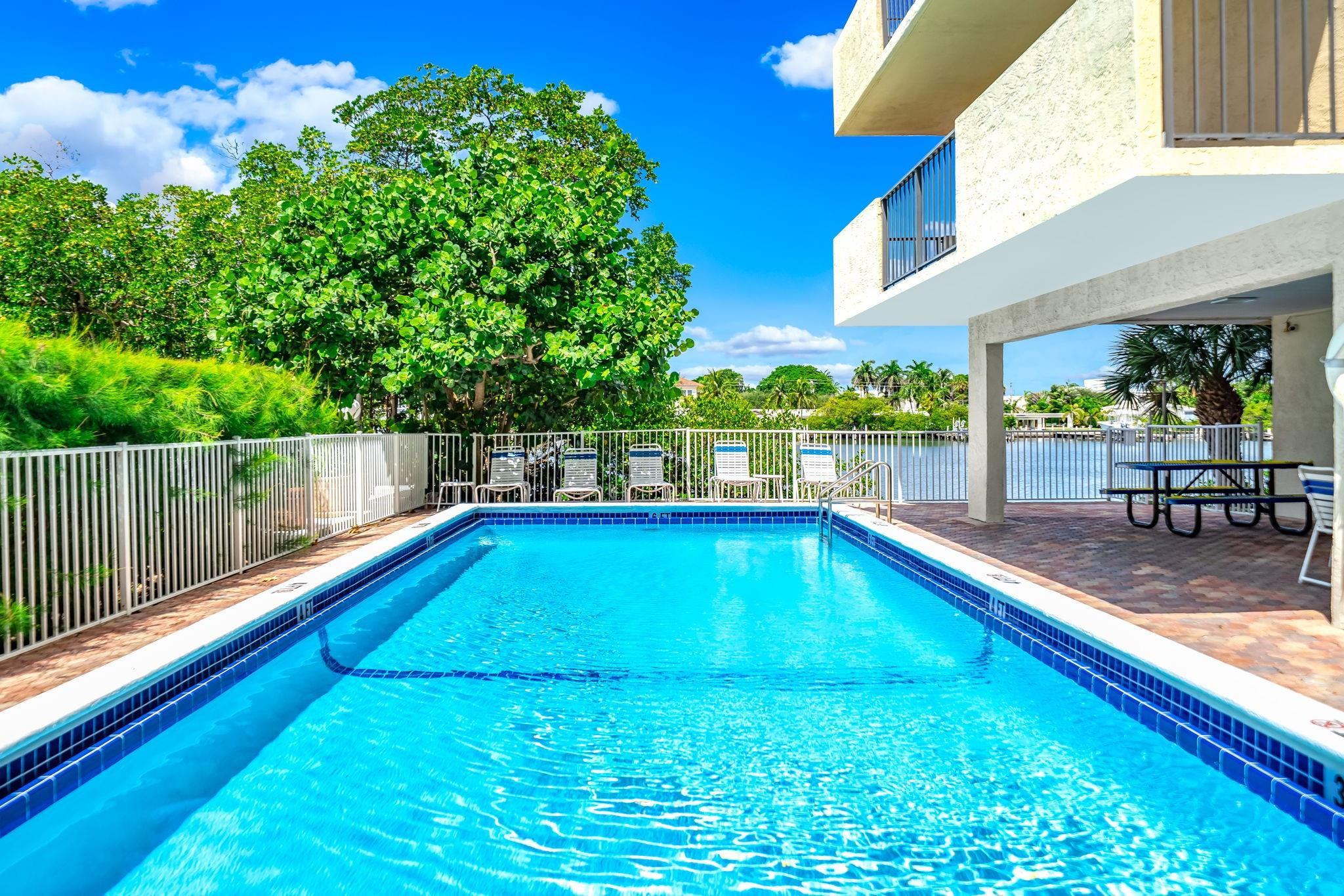 HORIZON WEST CONDO - Residential