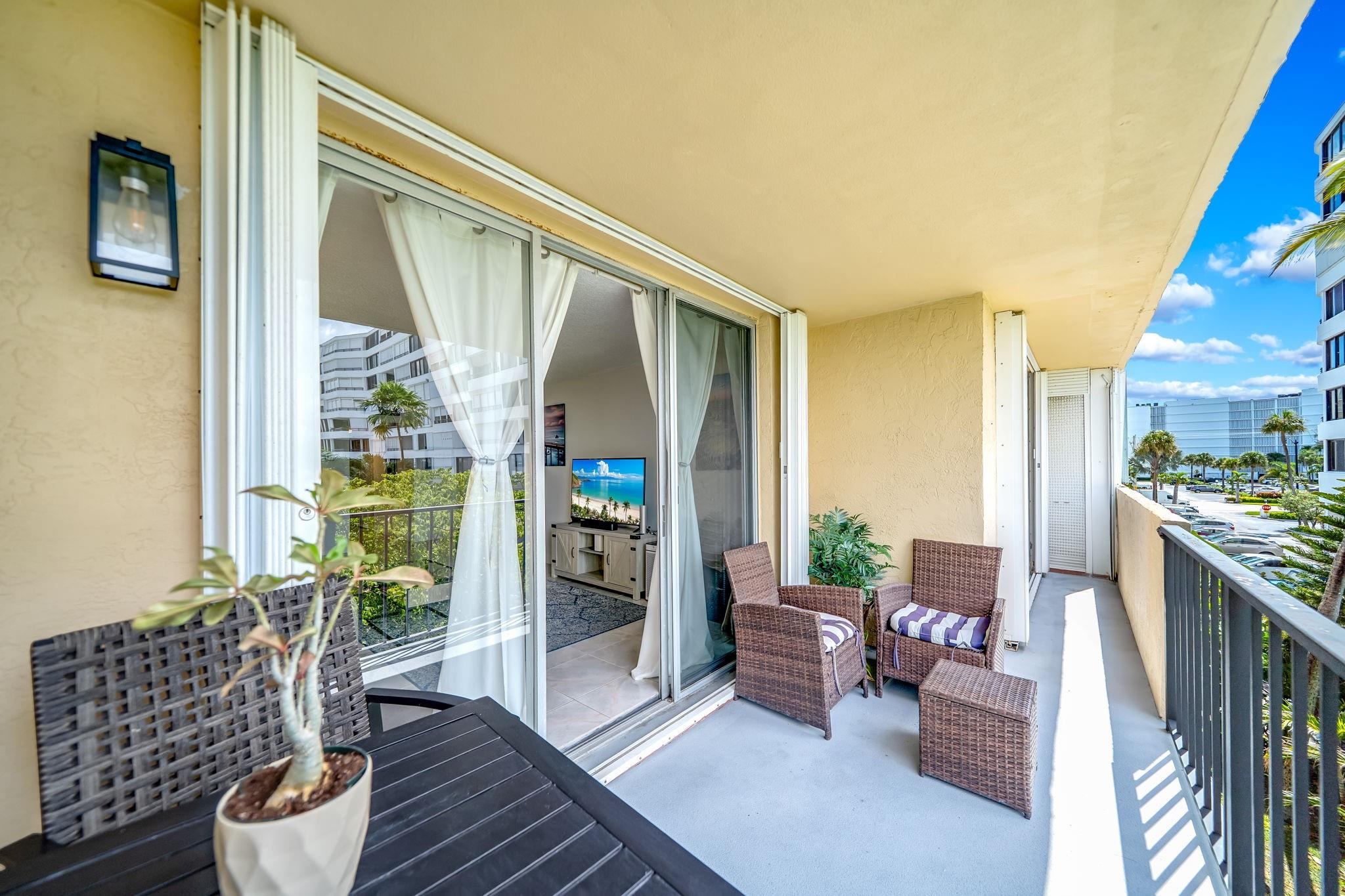 HORIZON WEST CONDO - Residential