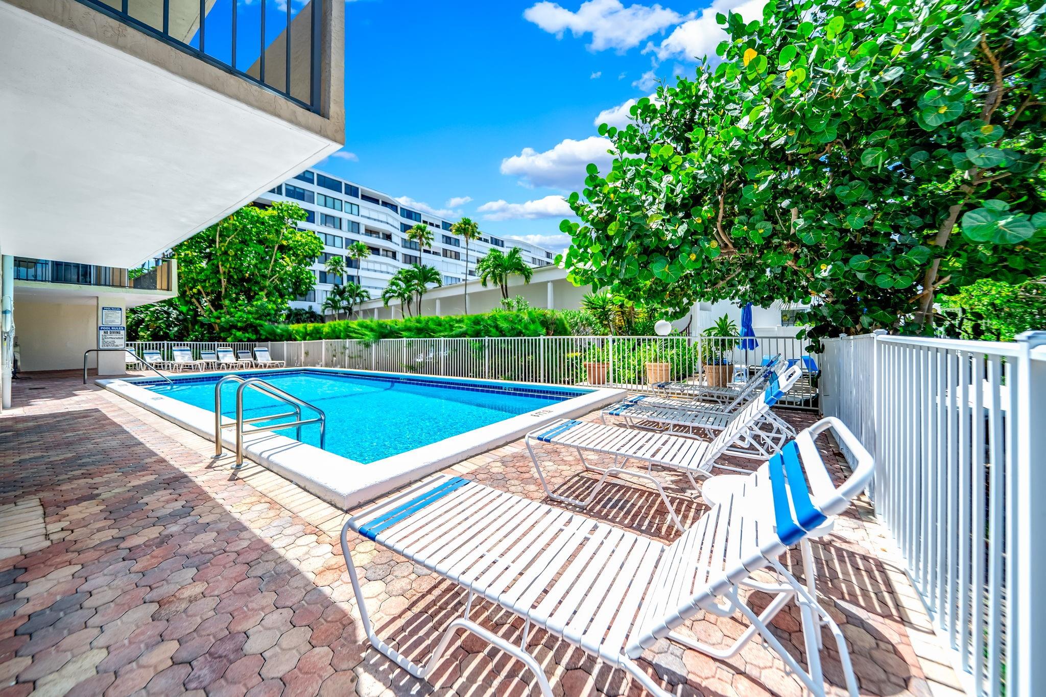 HORIZON WEST CONDO - Residential