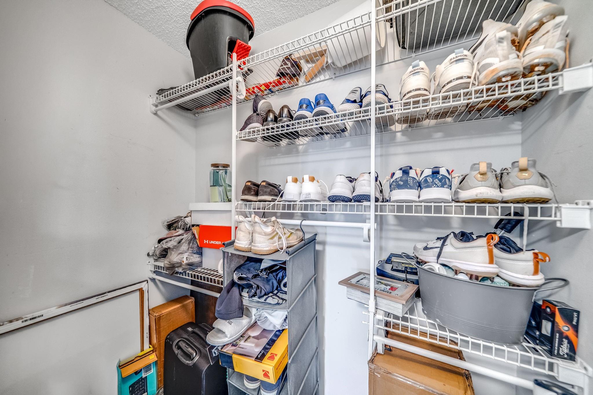 HORIZON WEST CONDO - Residential