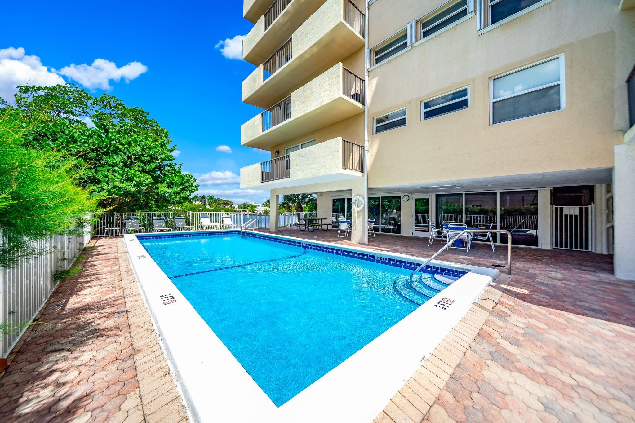 HORIZON WEST CONDO - Residential