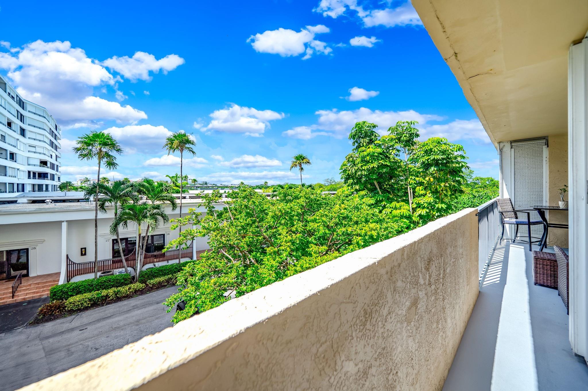 HORIZON WEST CONDO - Residential