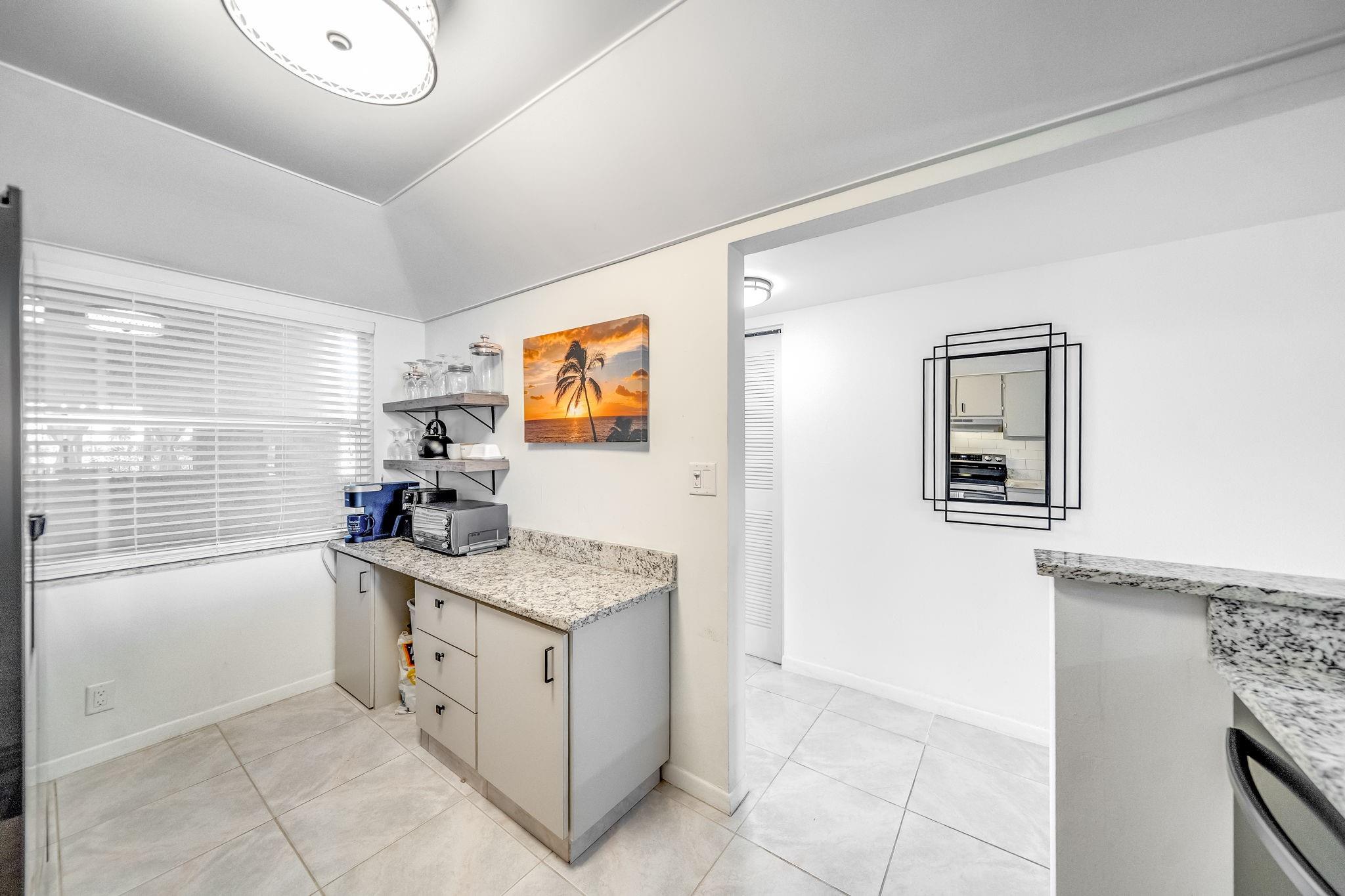 HORIZON WEST CONDO - Residential