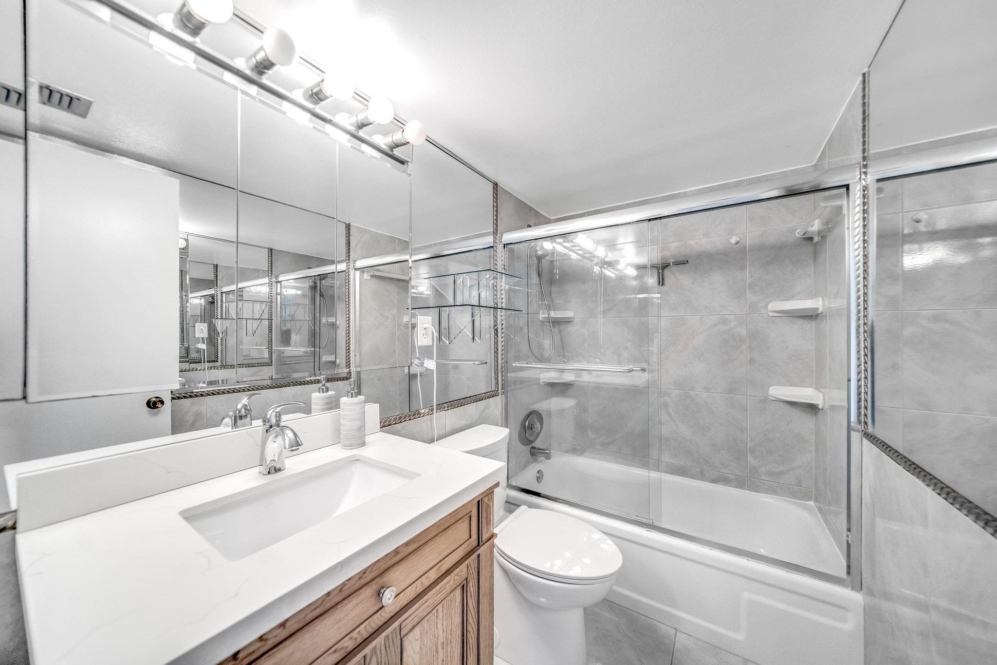 HORIZON WEST CONDO - Residential