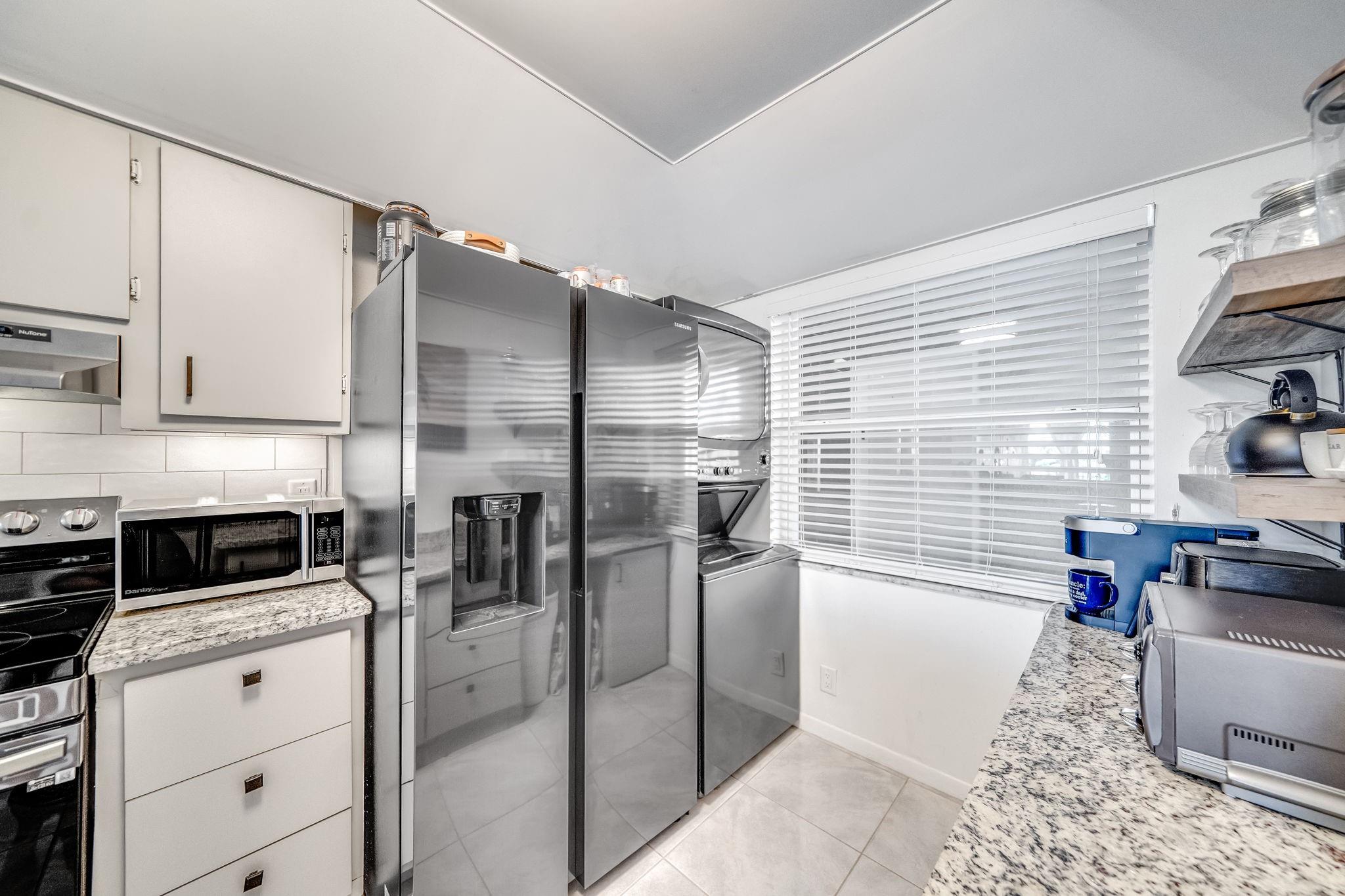 HORIZON WEST CONDO - Residential