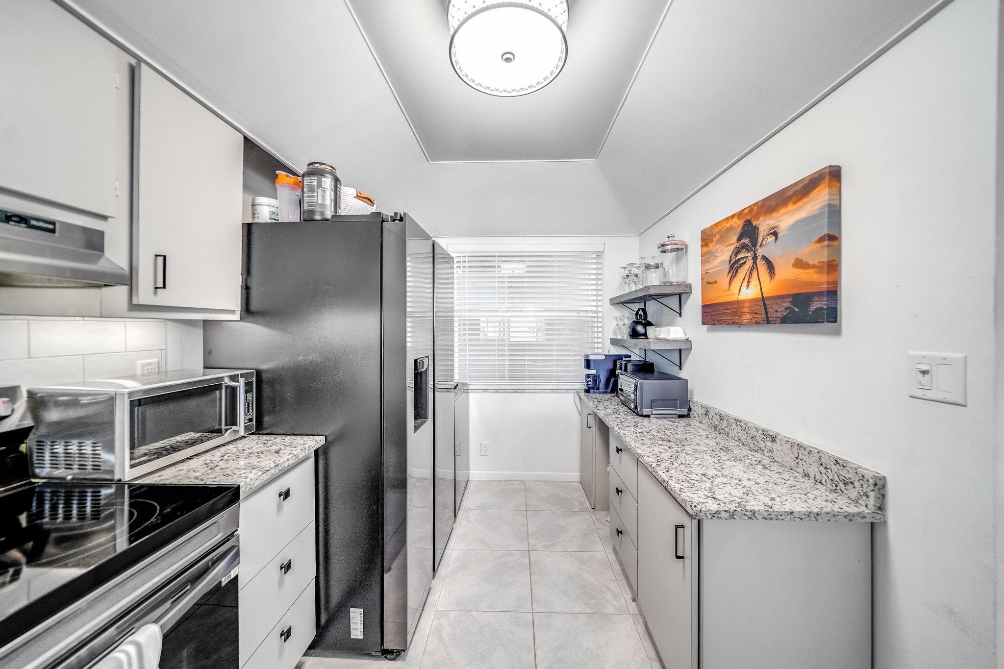 HORIZON WEST CONDO - Residential