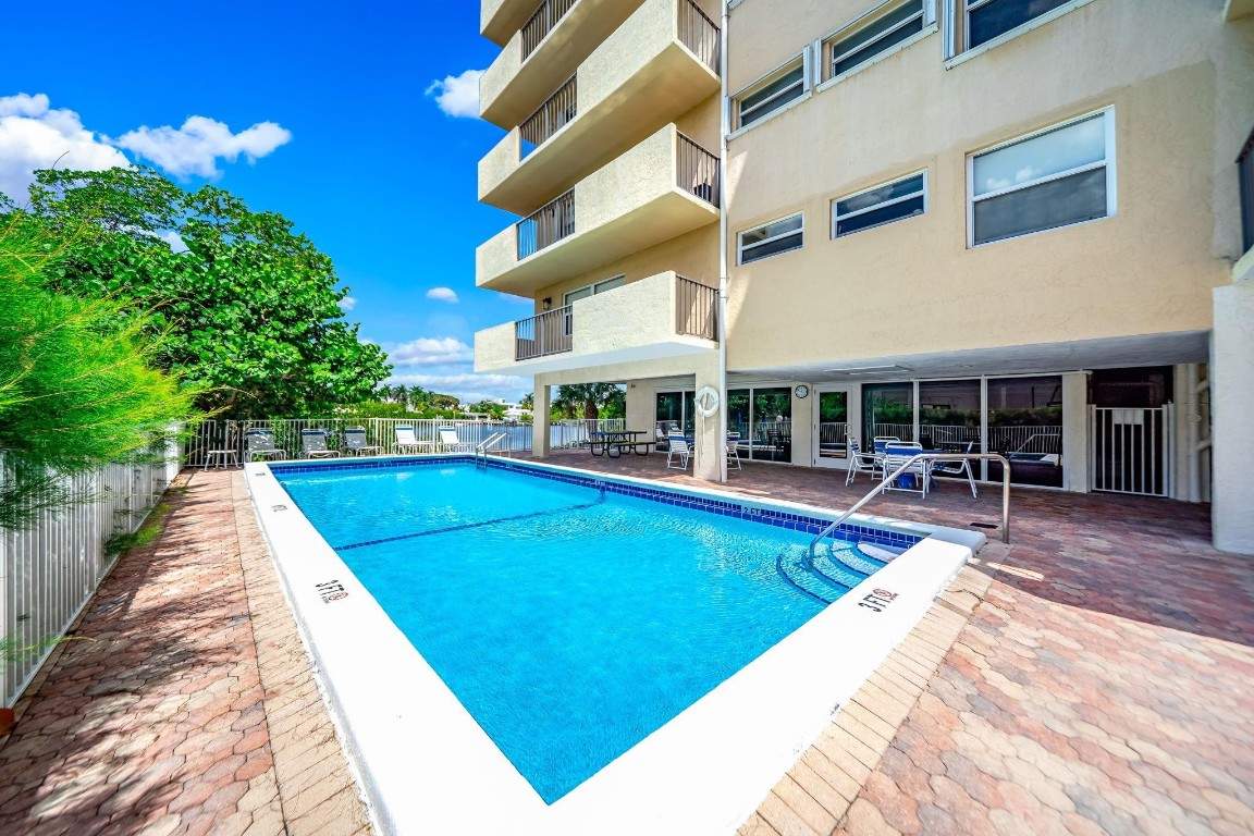 HORIZON WEST CONDO - Residential